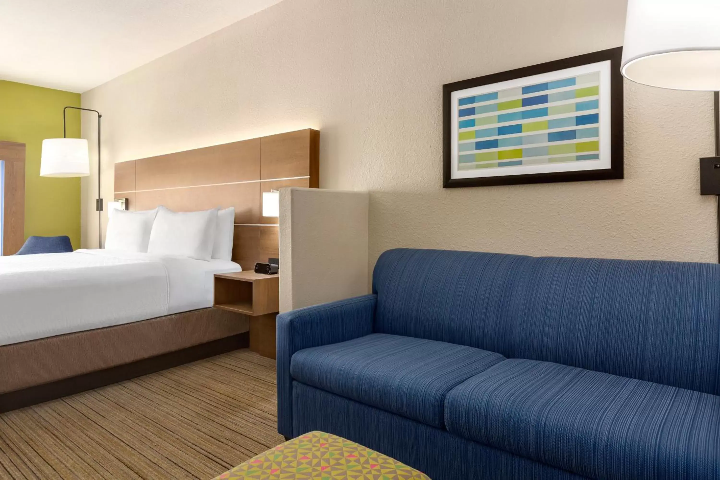 Bedroom, Seating Area in Holiday Inn Express Hotel & Suites Mission-McAllen Area, an IHG Hotel
