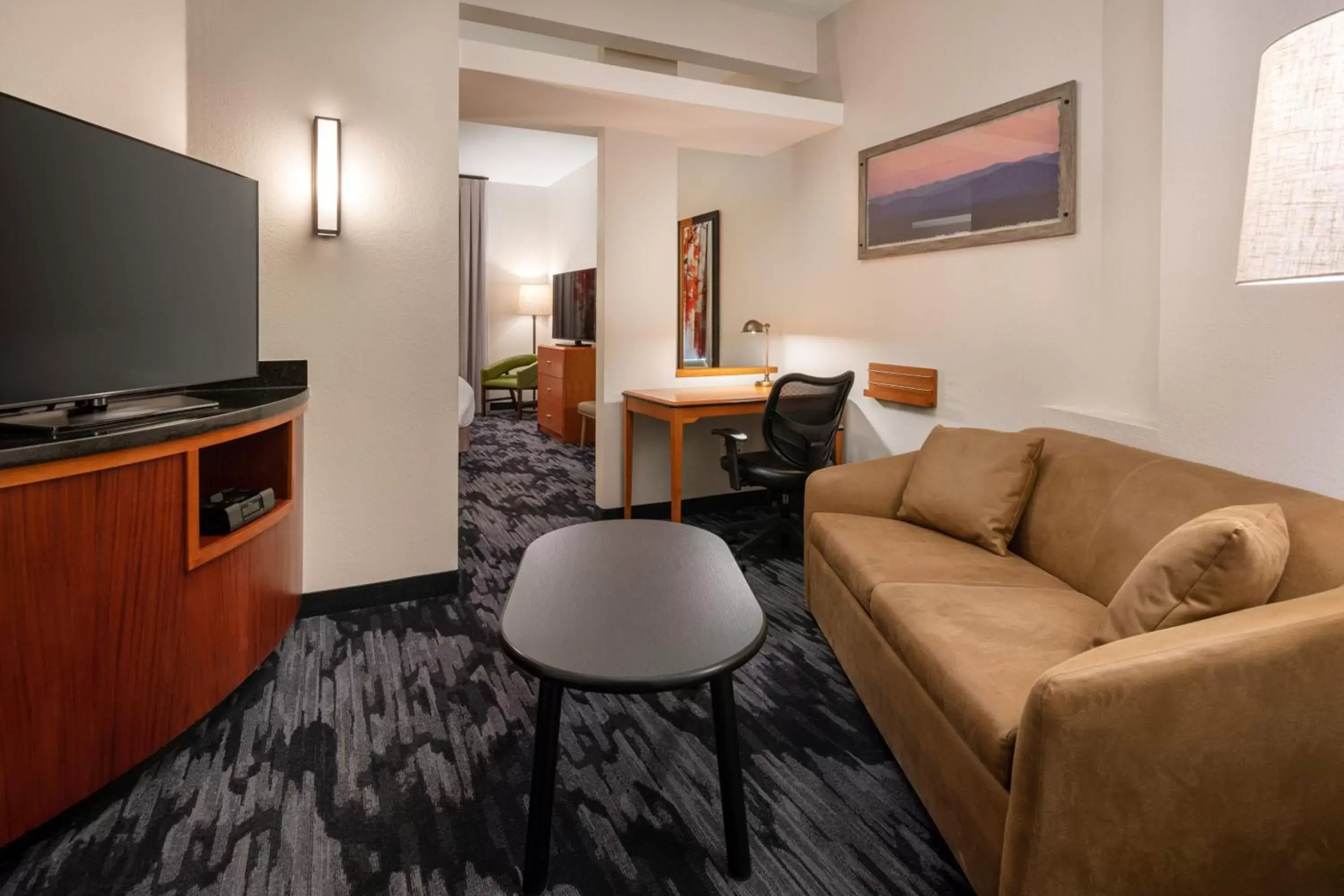 Bedroom, Seating Area in Fairfield Inn & Suites by Marriott Visalia Tulare