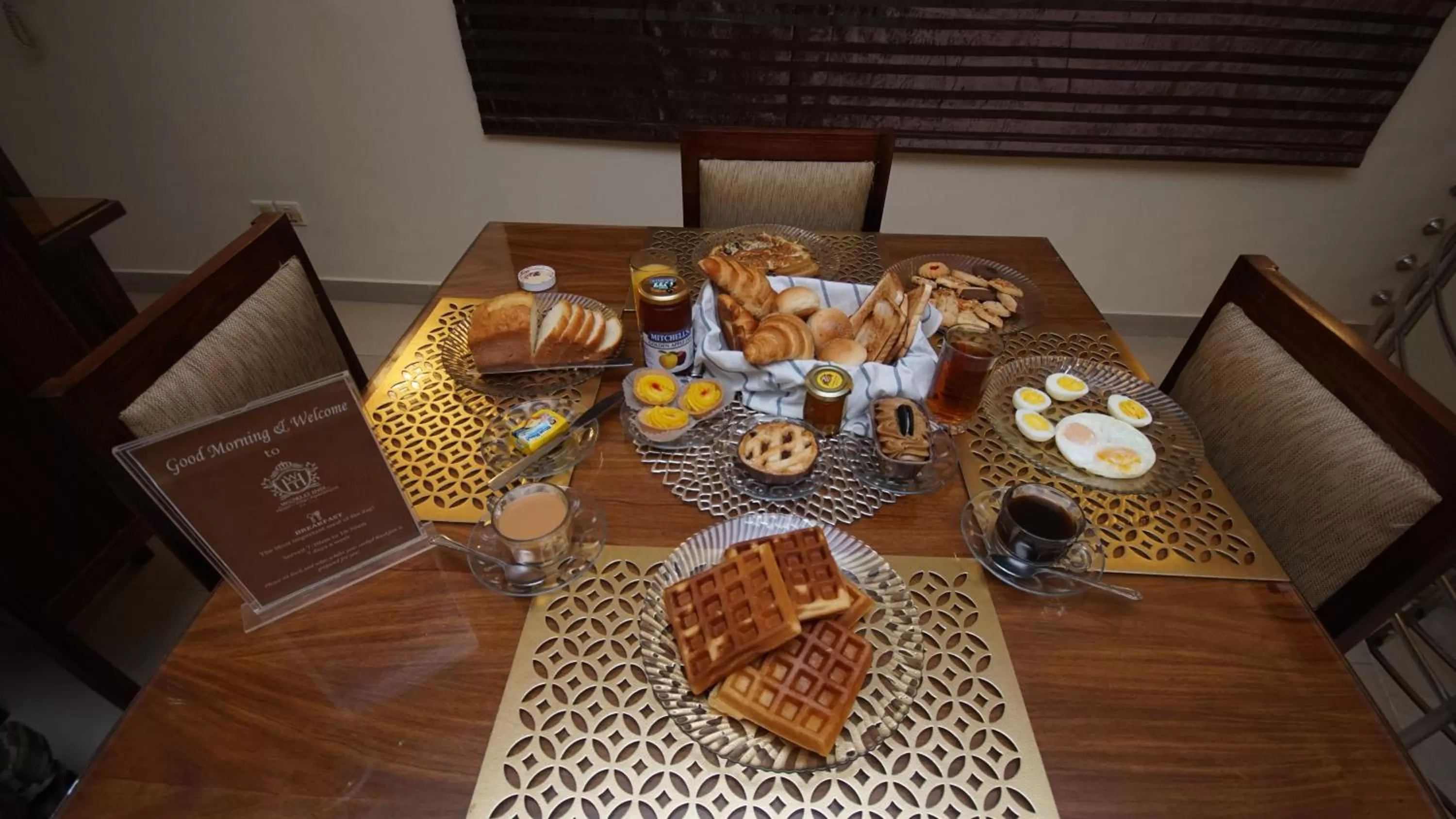 Restaurant/Places to Eat in World Inn Karachi