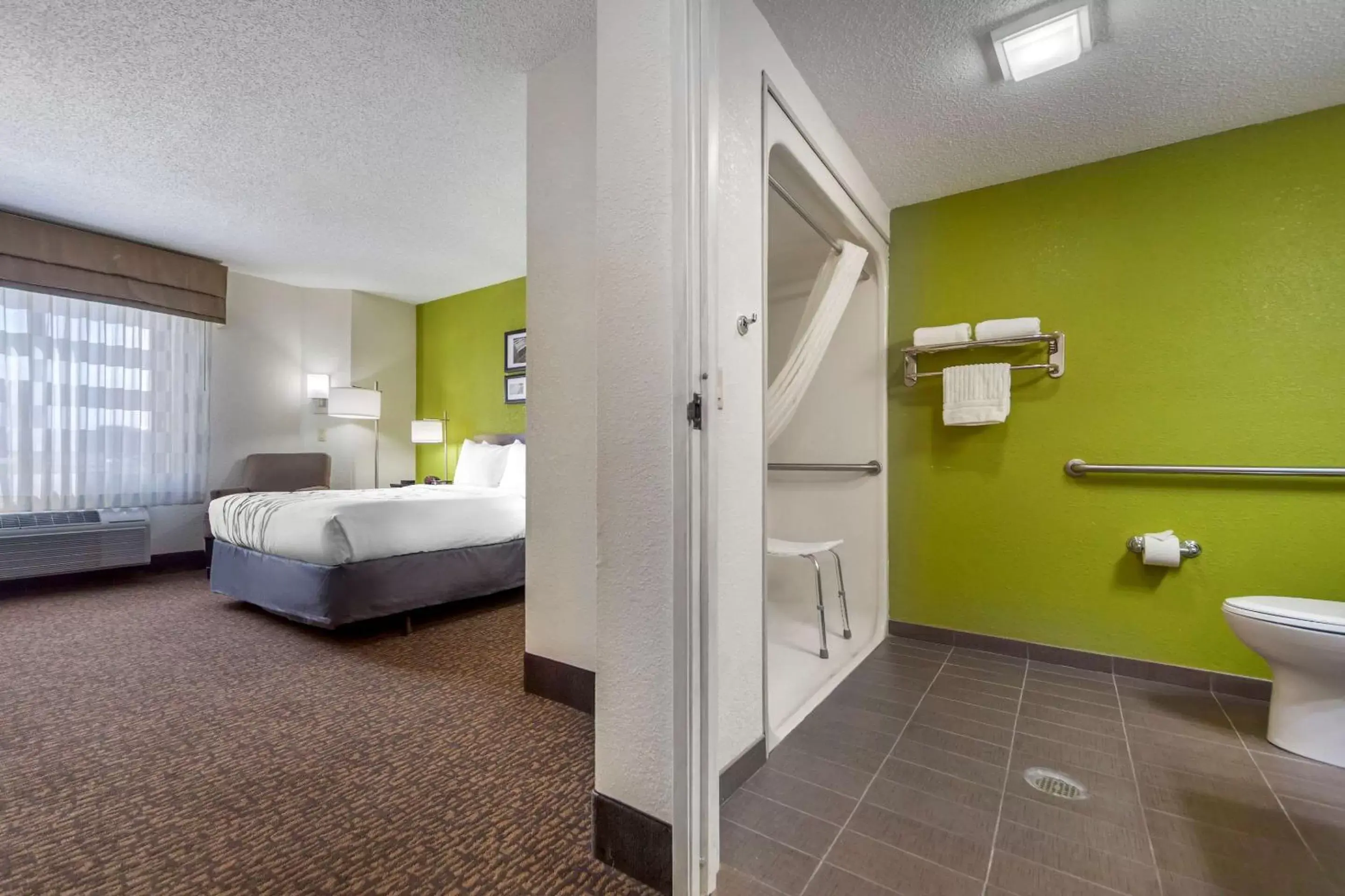 Bathroom, Bed in Sleep Inn By Choice Hotels
