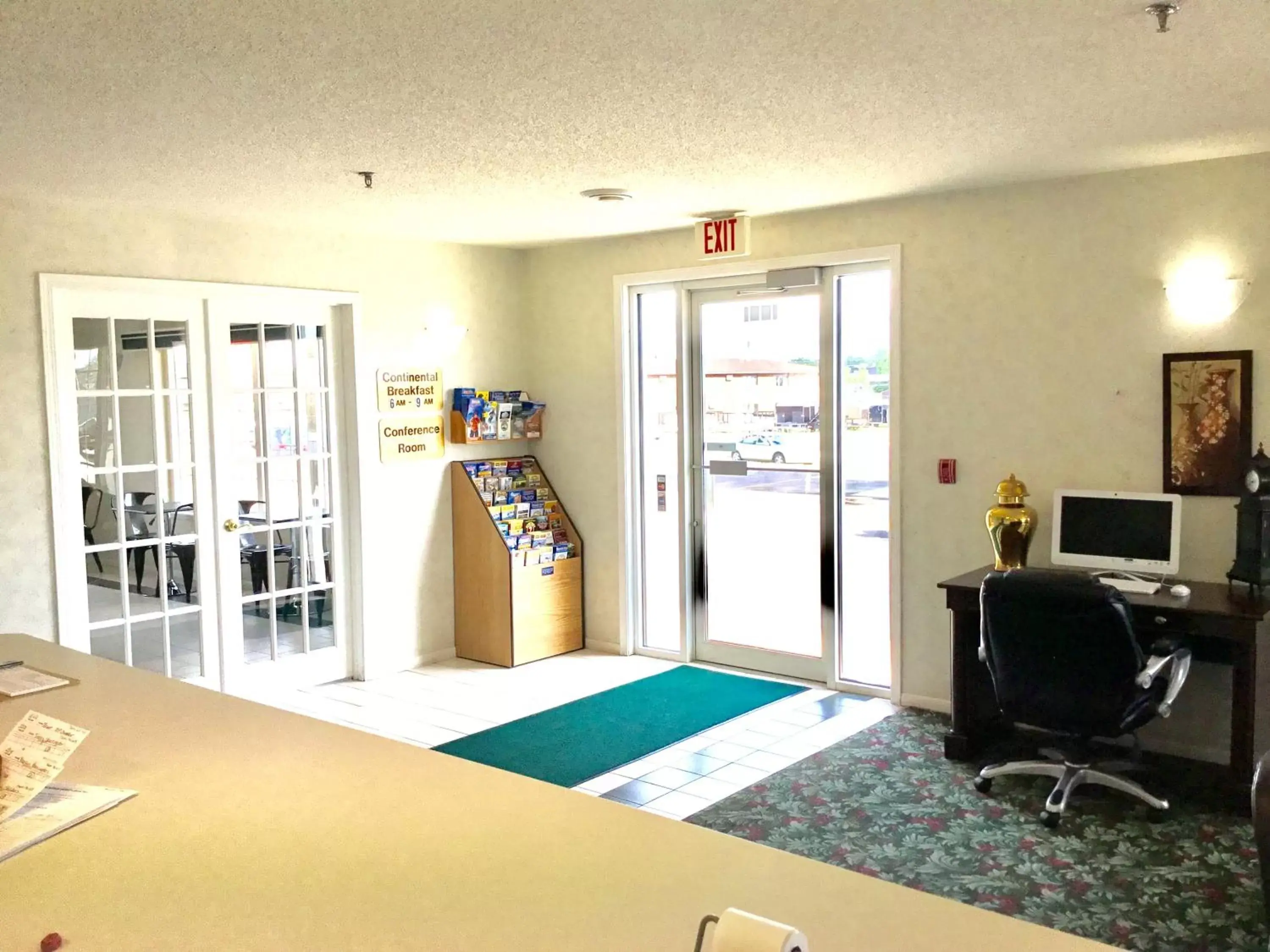 Lobby or reception in Mountain Host Motor Inn