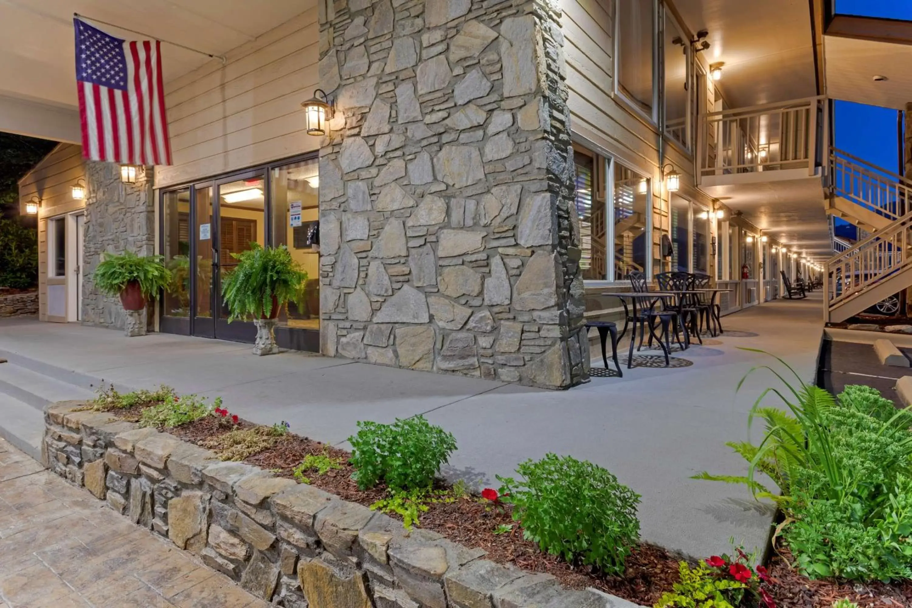 Property building in Best Western Smoky Mountain Inn