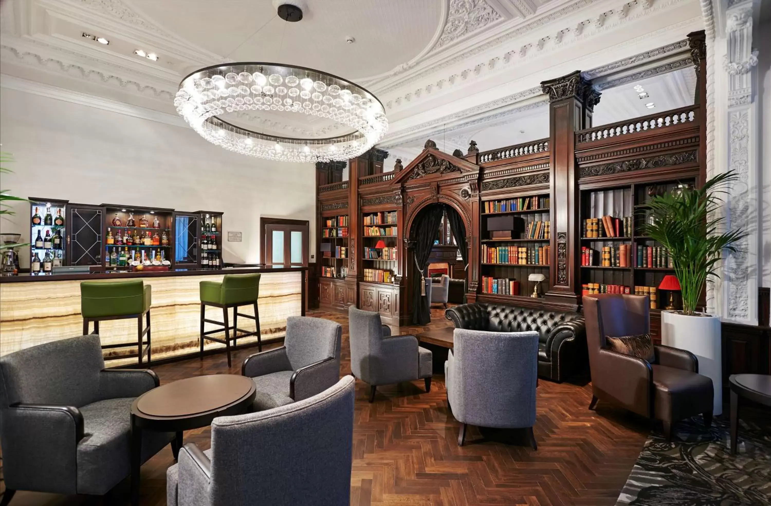 Lounge or bar, Lounge/Bar in DoubleTree by Hilton Hotel & Spa Liverpool