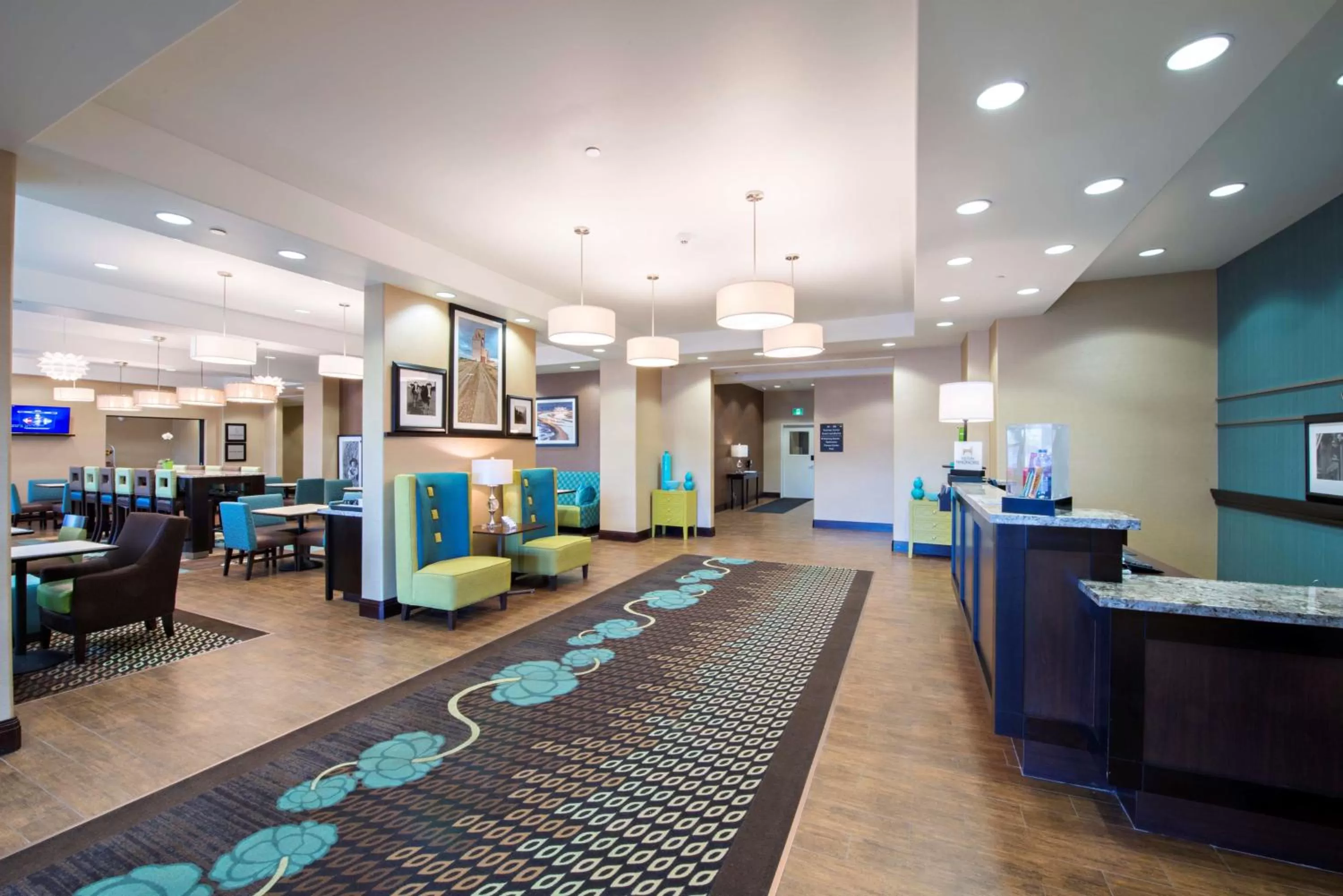 Lobby or reception in Hampton Inn Saskatoon South