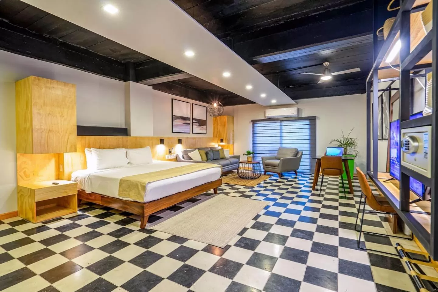 Guests, Bed in Joint Boutique Hotel