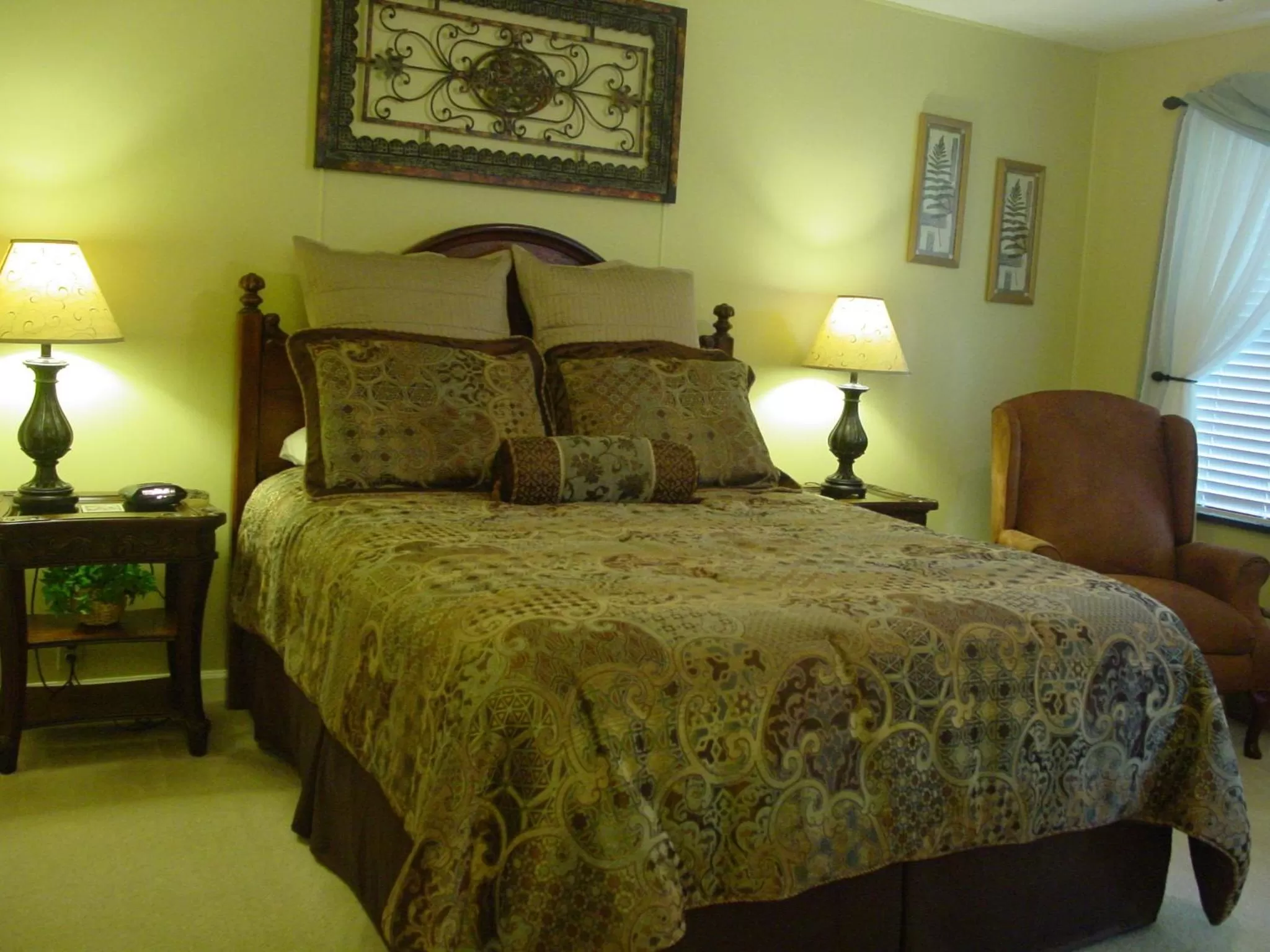 Bed in Brookside Mountain Mist Inn