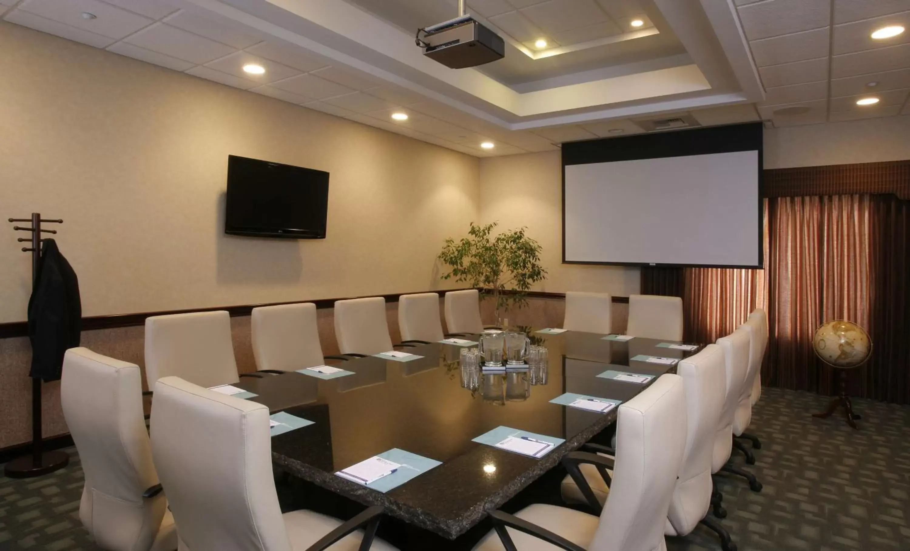 Meeting/conference room, Business Area/Conference Room in Hilton Garden Inn Spokane Airport