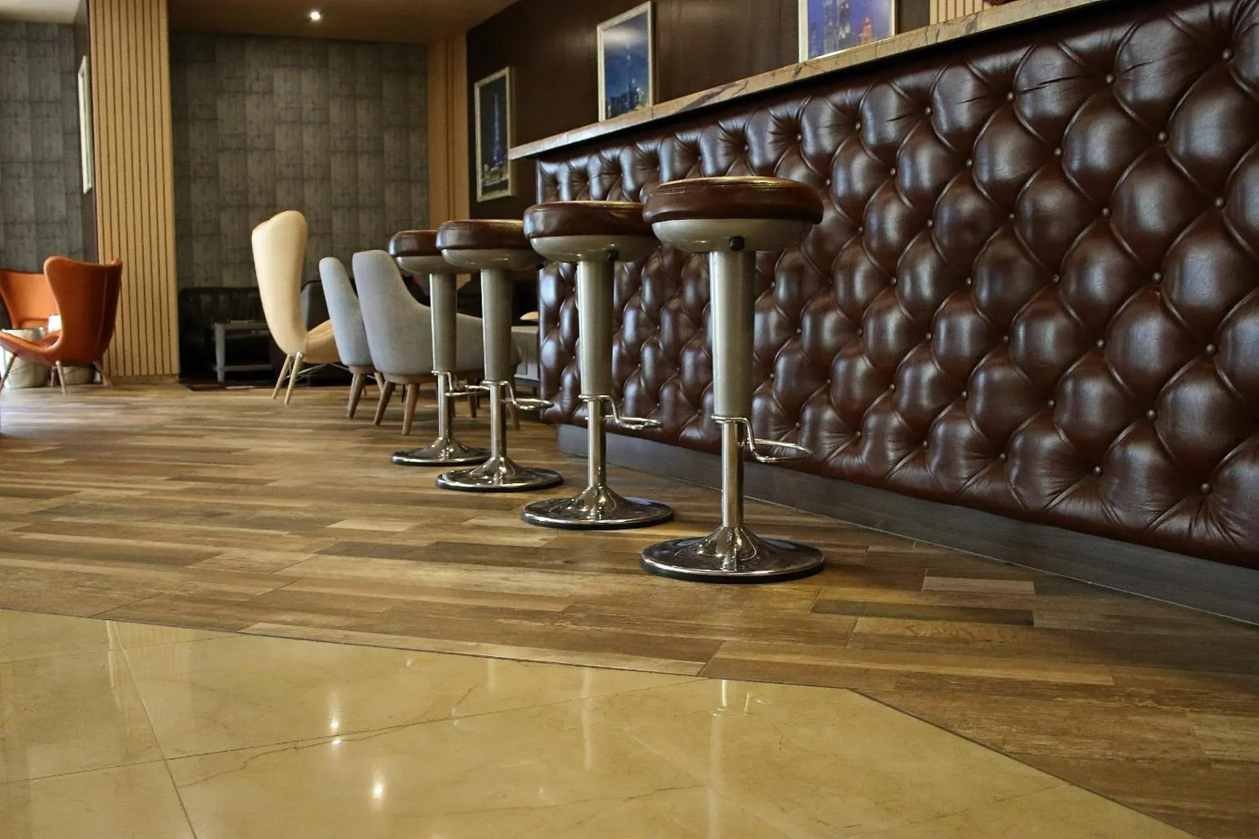 Communal lounge/ TV room, Lounge/Bar in Hotel Golden Tulip Varna