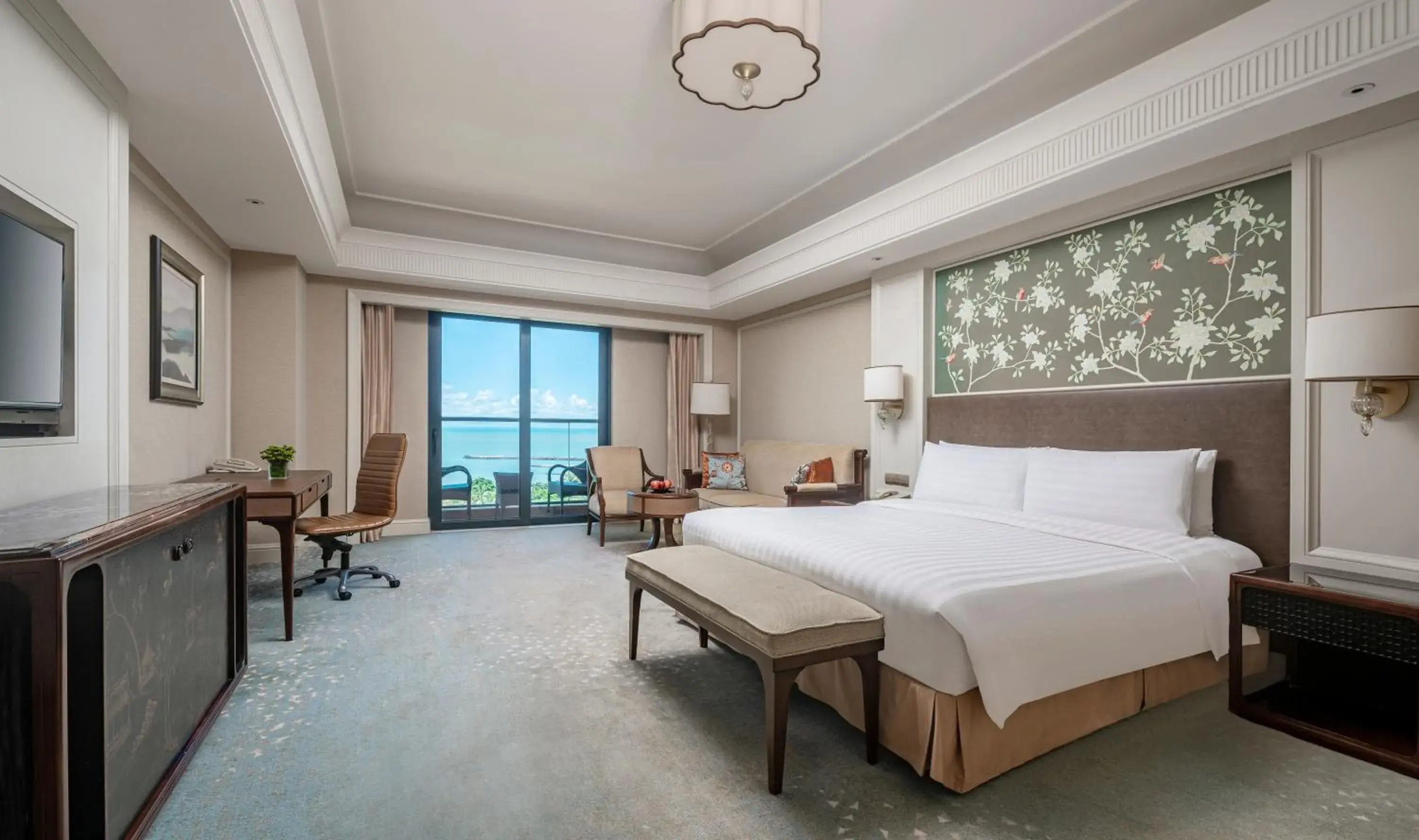 Photo of the whole room in Grand Hotel Haikou (soon to be Fairmont Haikou)