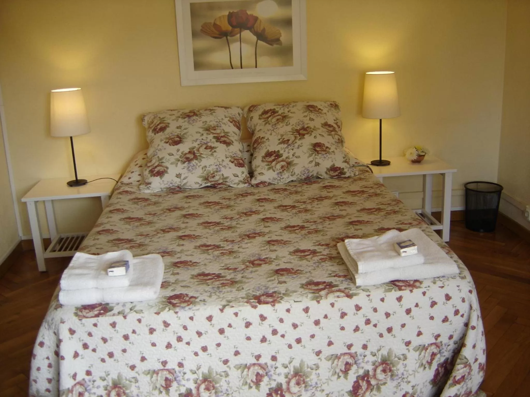 Bed in Ally's Bed&Breakfast,