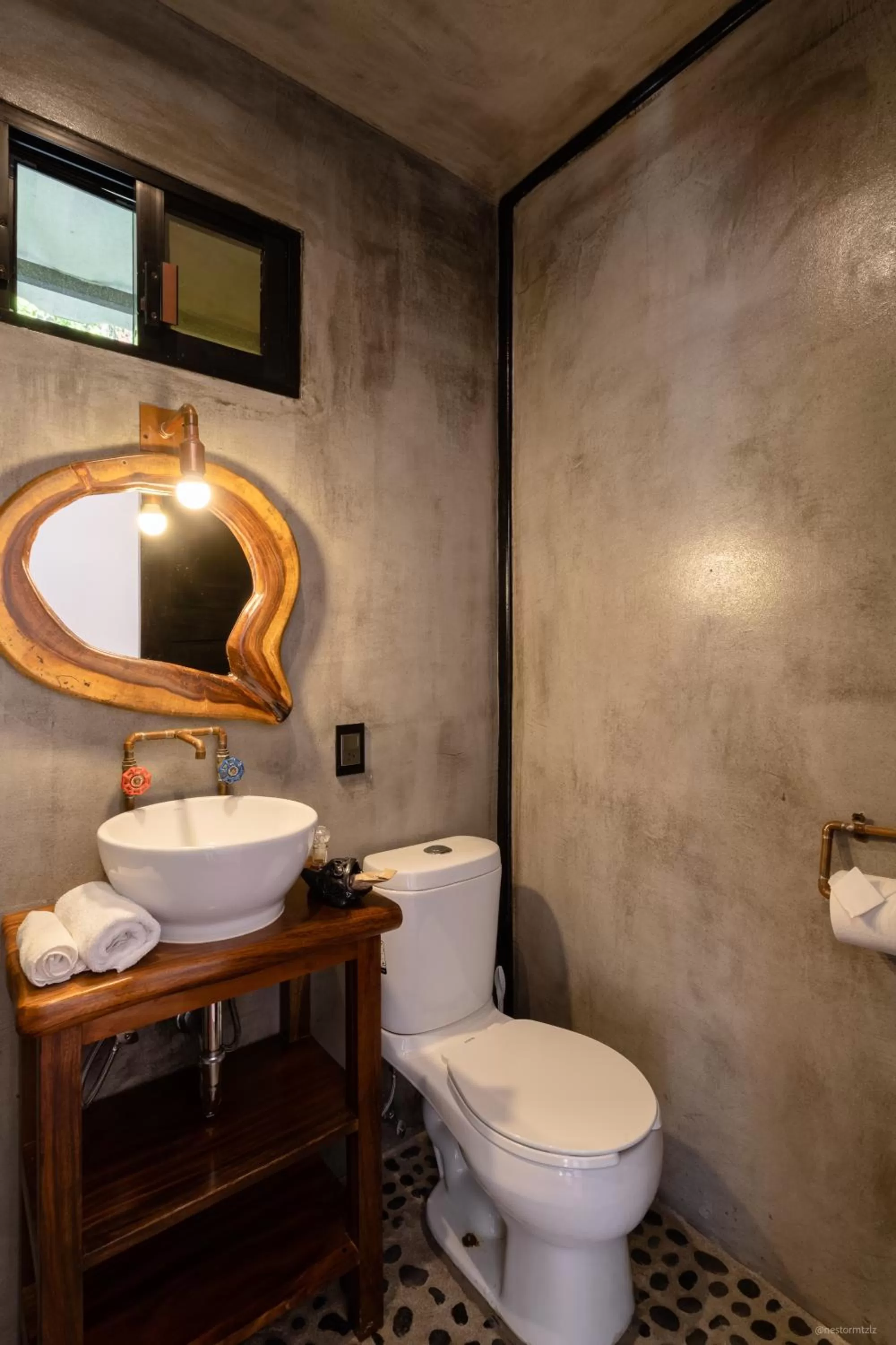 Toilet in Cabane Container Hotel - ADULTS ONLY