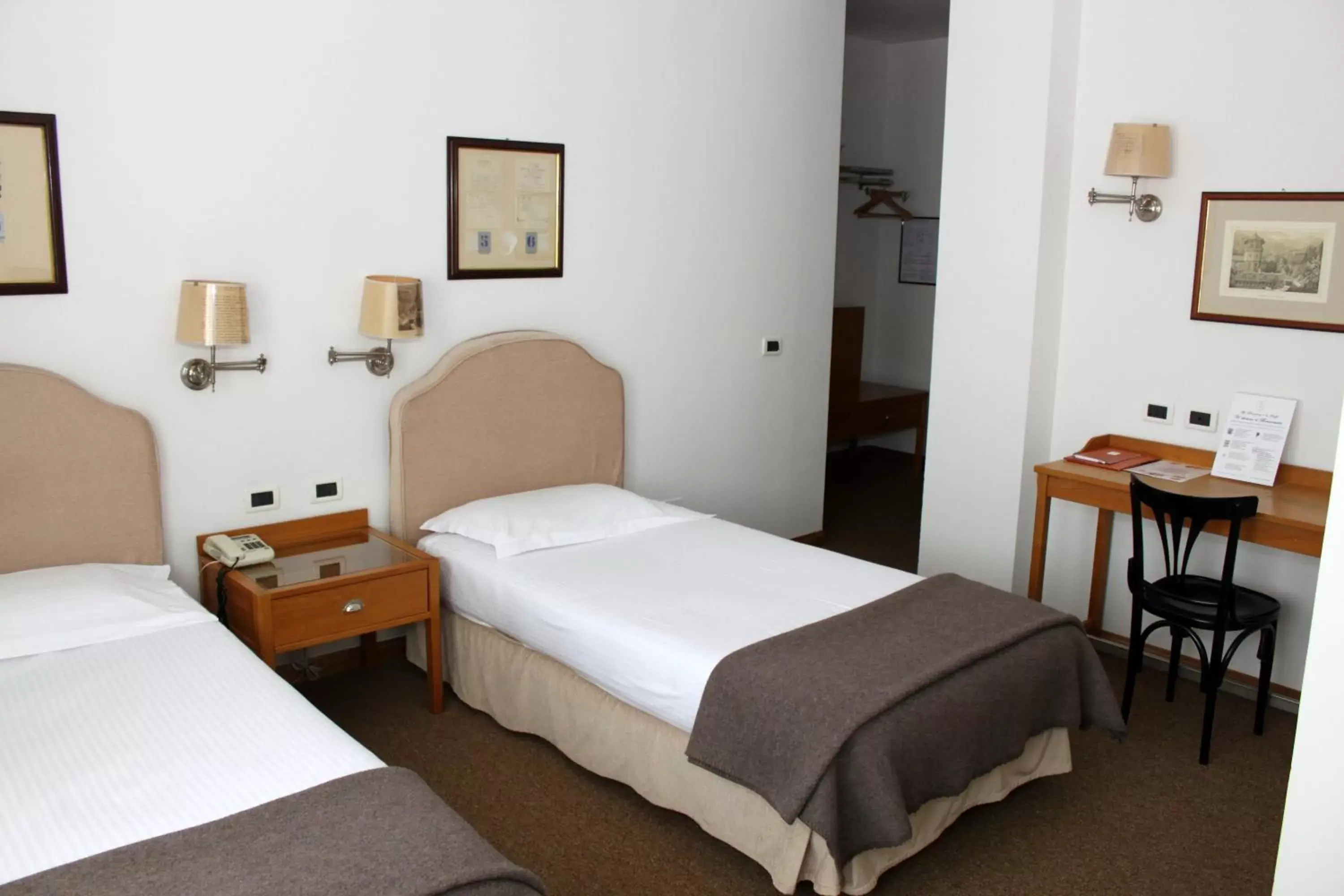 Bedroom, Bed in Hotel Miramonti