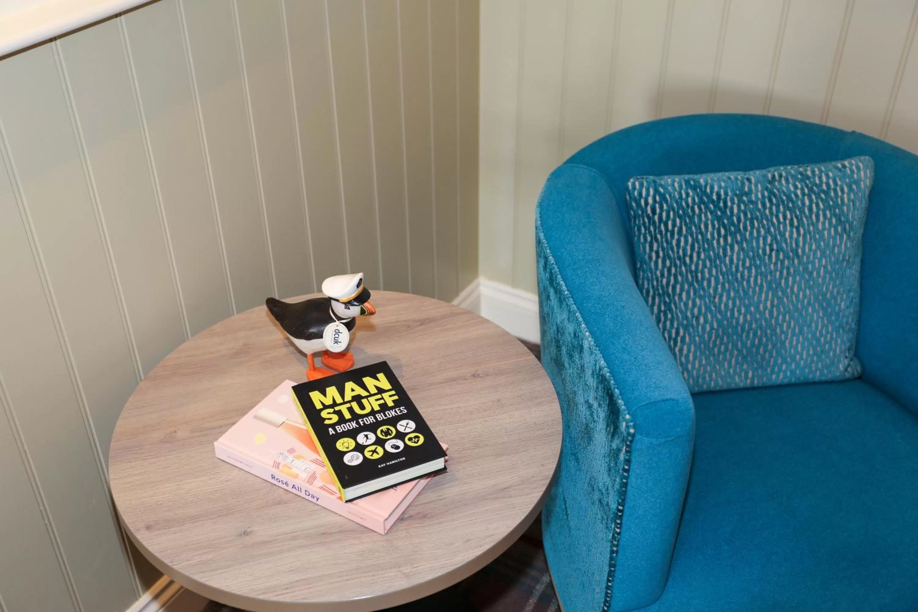 Seating area in Duck Bay Hotel & Restaurant