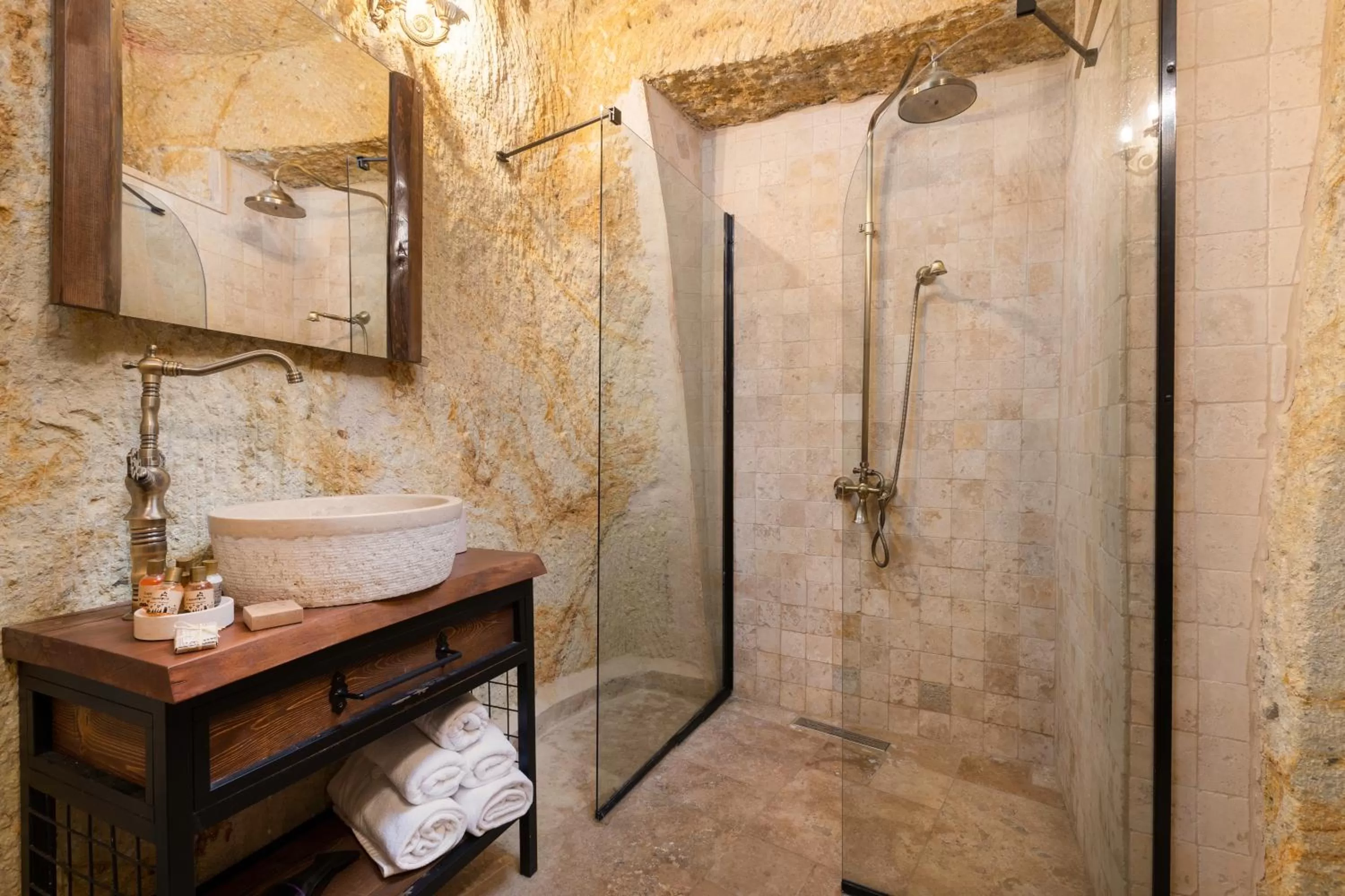 Bathroom in Kayata Cave Suites Special Class