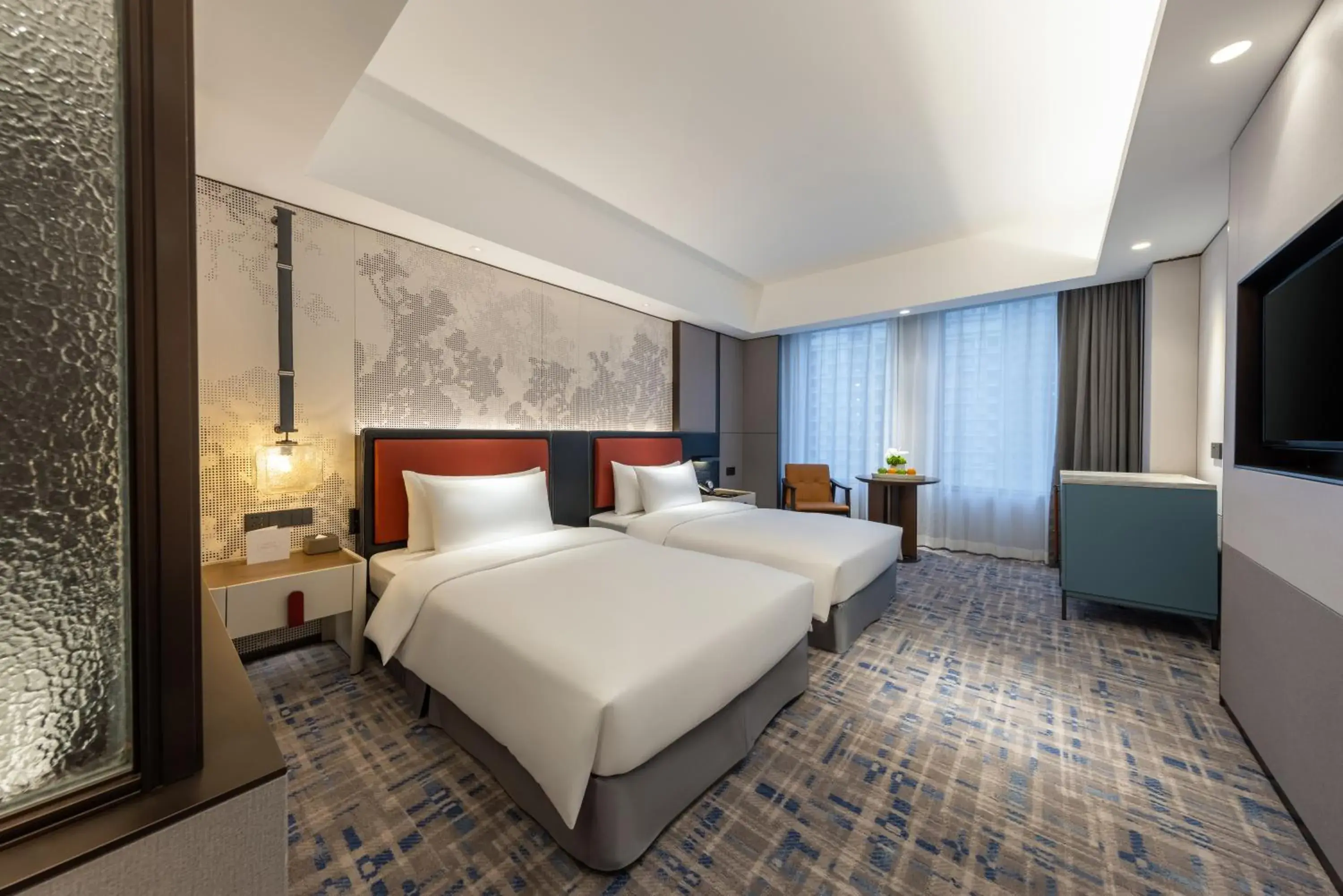 Photo of the whole room, Bed in Swissôtel Shenyang