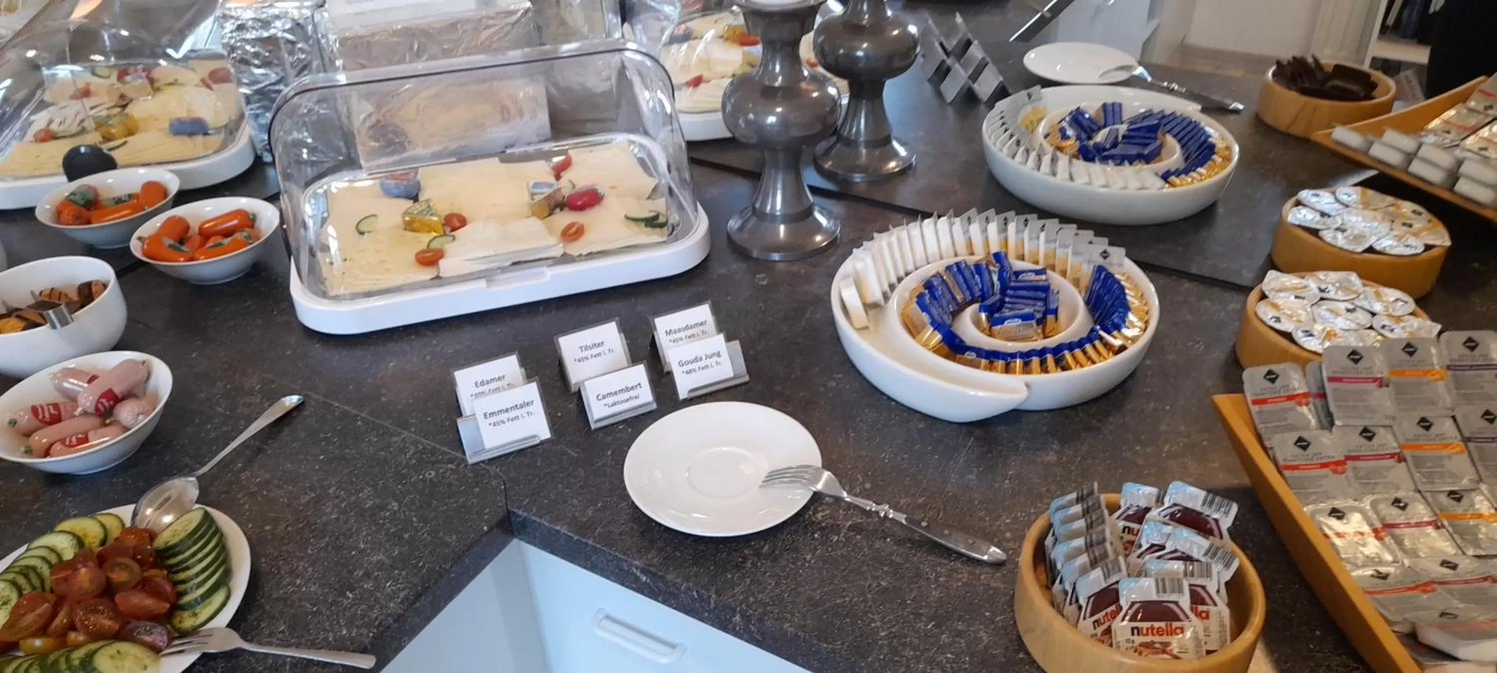 Buffet breakfast in Apartment-Hotel Schillerplatz