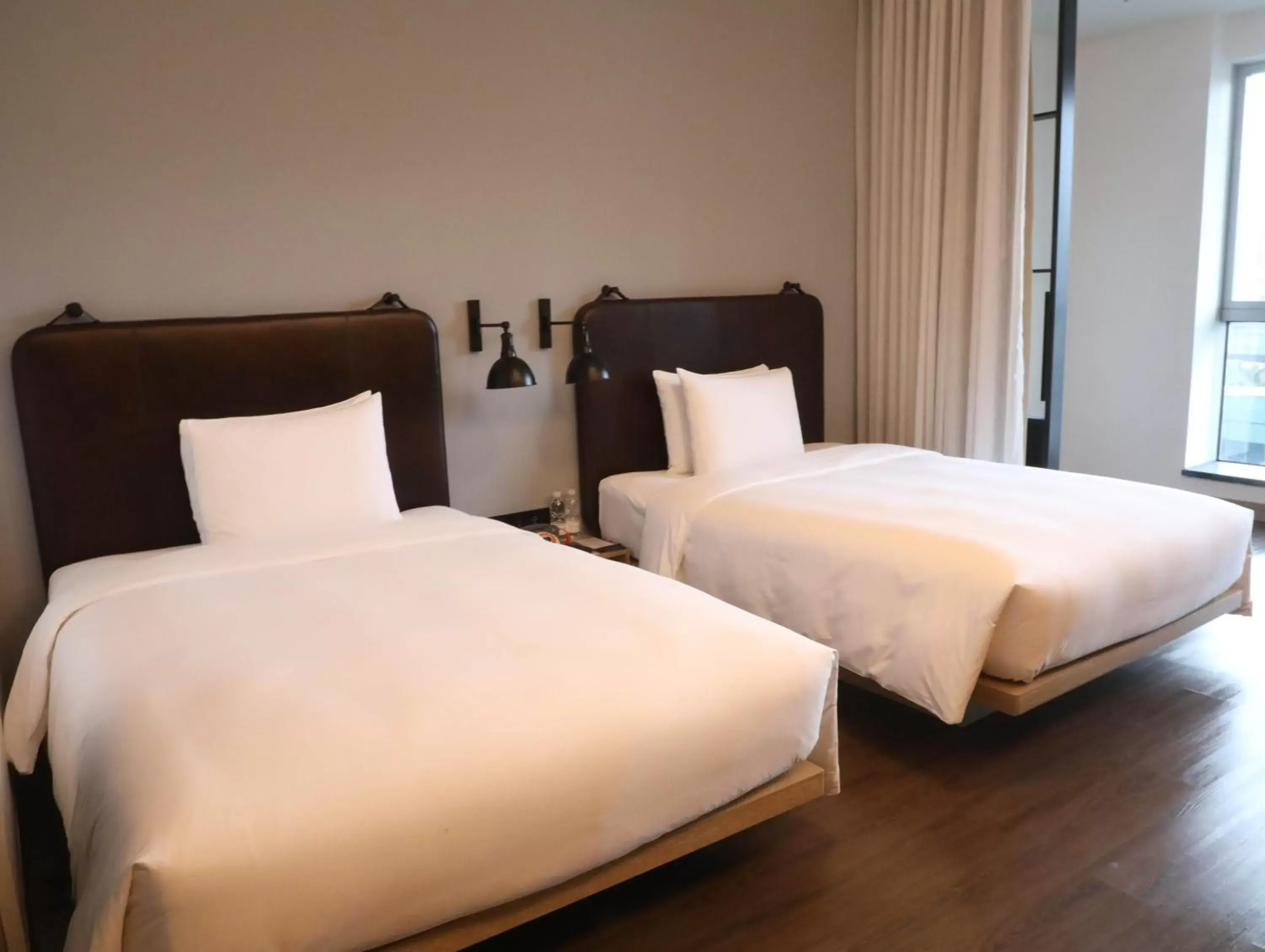 Selected Twin Room with City View in Moxy Shenzhen North Station Selected Twin Room with City View in Moxy Shenzhen North Station
