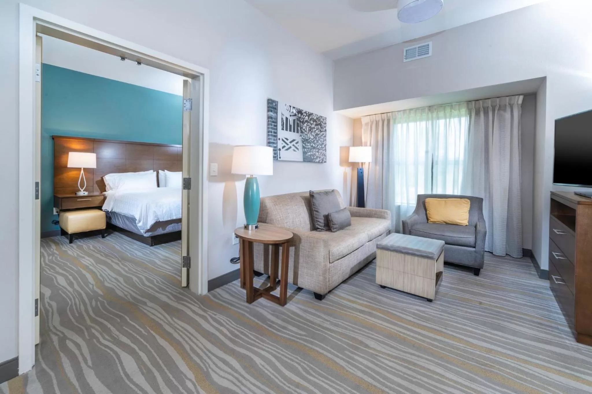 Photo of the whole room, Bed in Staybridge Suites - Summerville by IHG