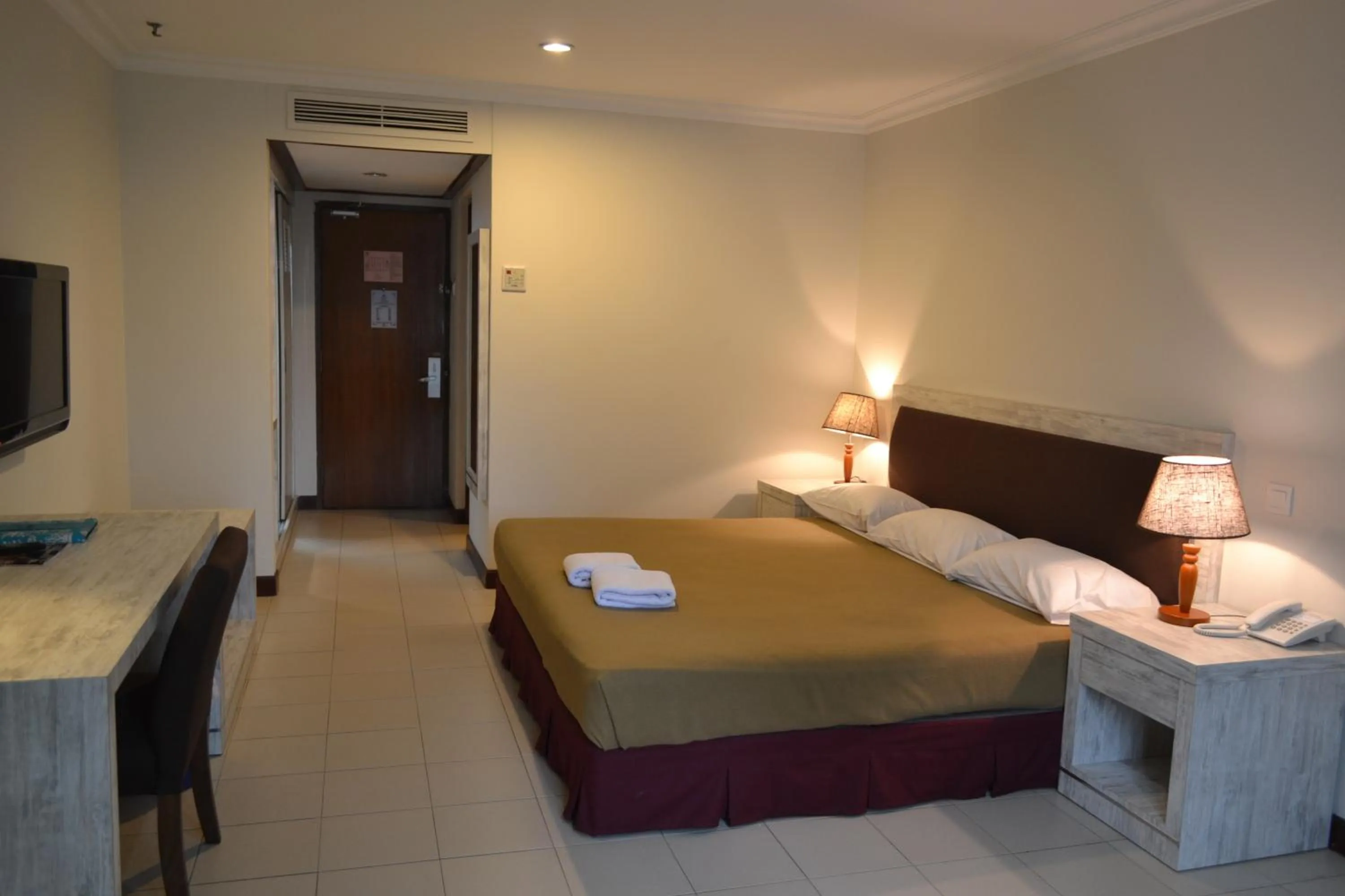 Bedroom, Bed in De Rhu Beach Resort