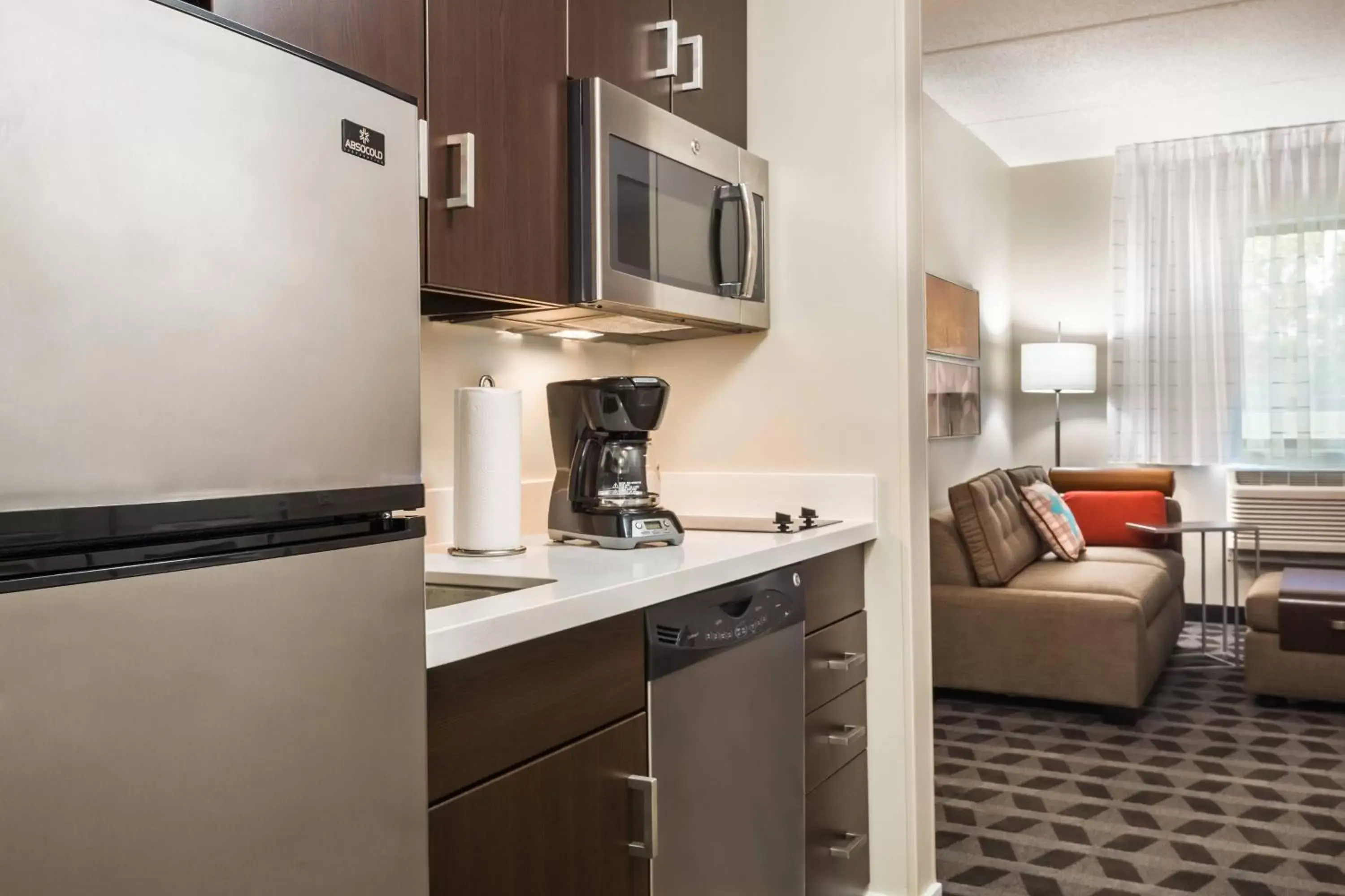 Kitchen or kitchenette, Kitchen/Kitchenette in TownePlace Suites by Marriott Latham Albany Airport