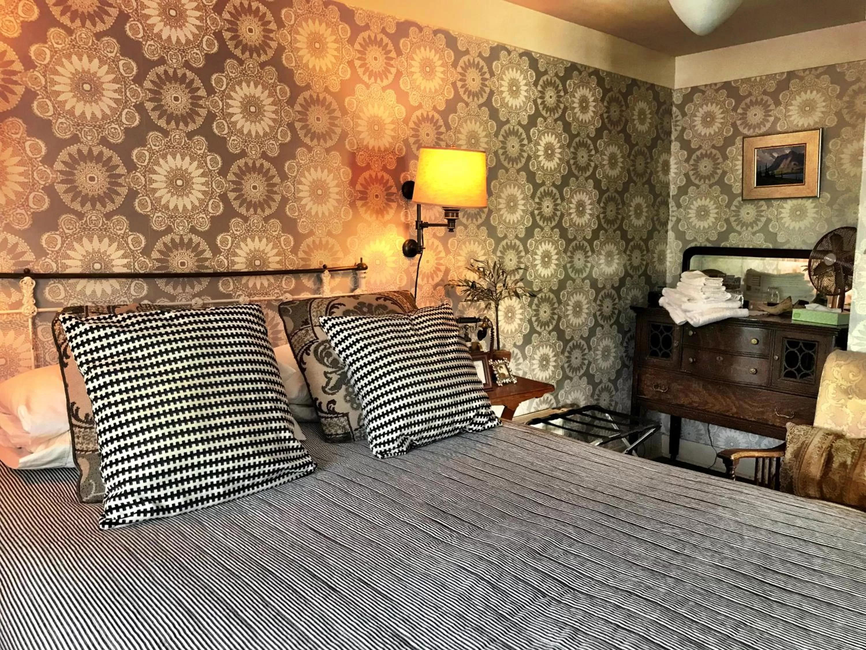 Bed in Historic Skagway Inn