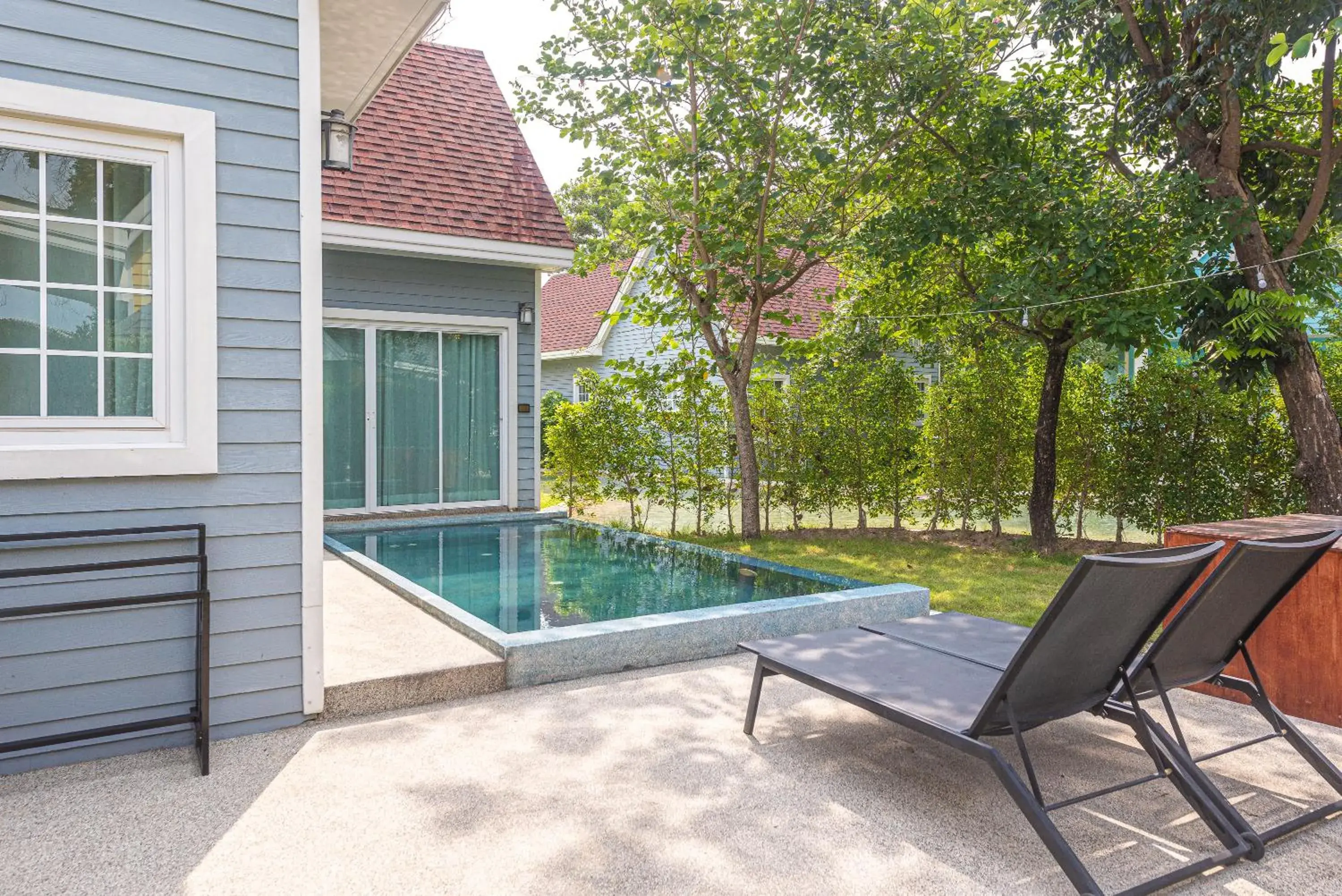 Garden, Swimming Pool in Peggy's Cove Resort