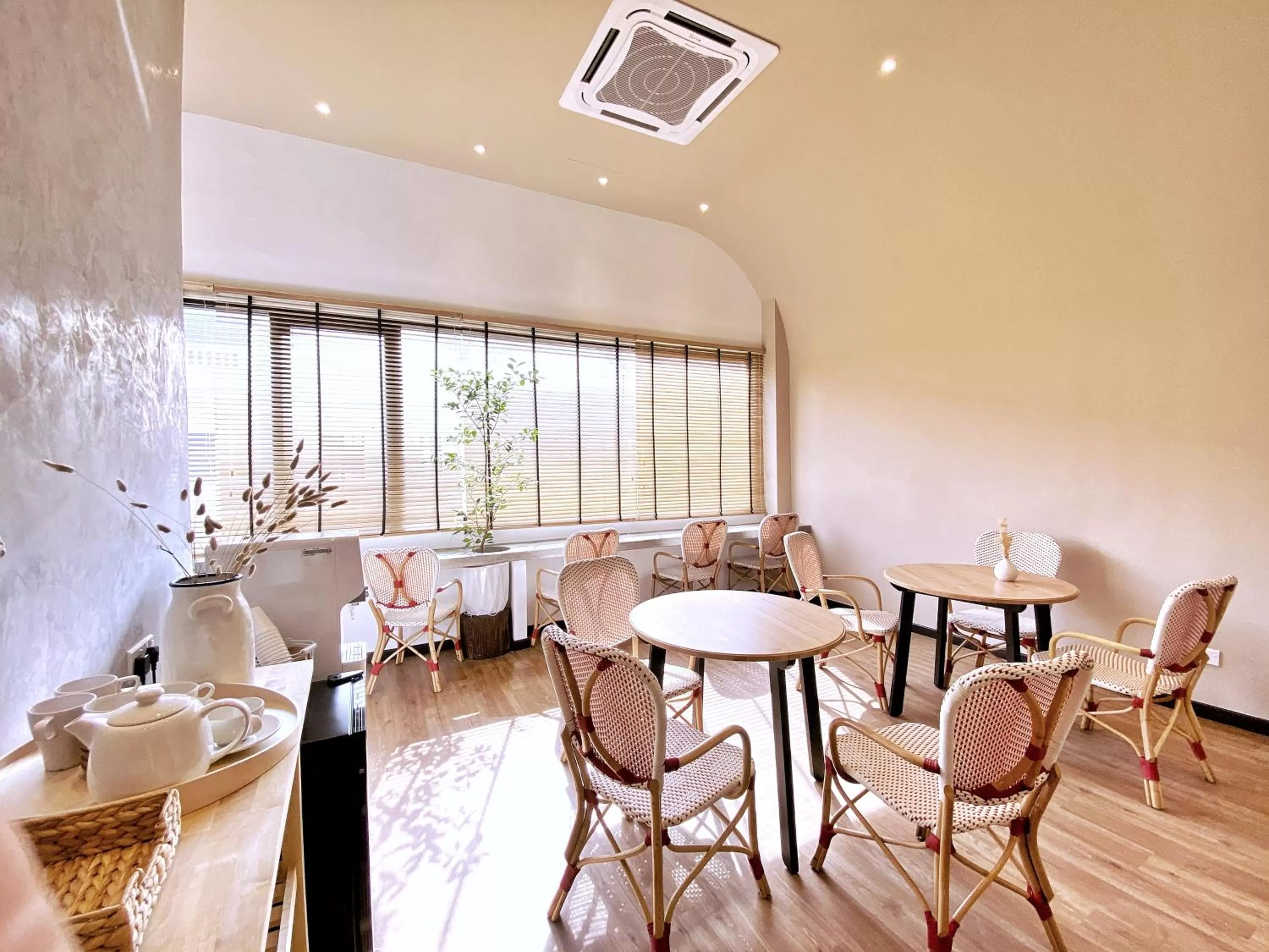 Seating area in One Heritage Hotel