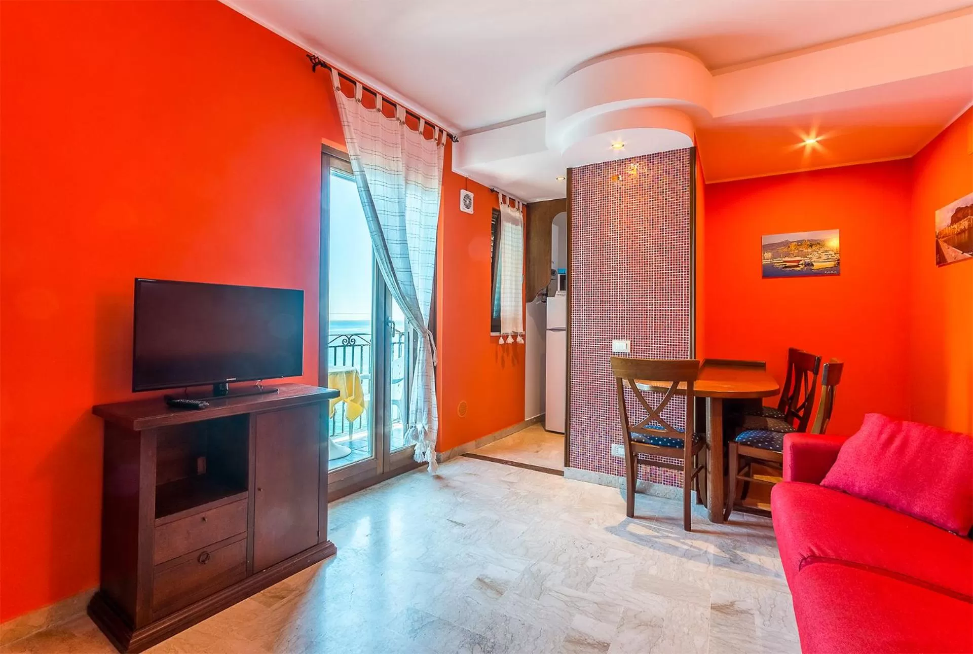 TV/Entertainment Center in MiraMare Residence Cefalú