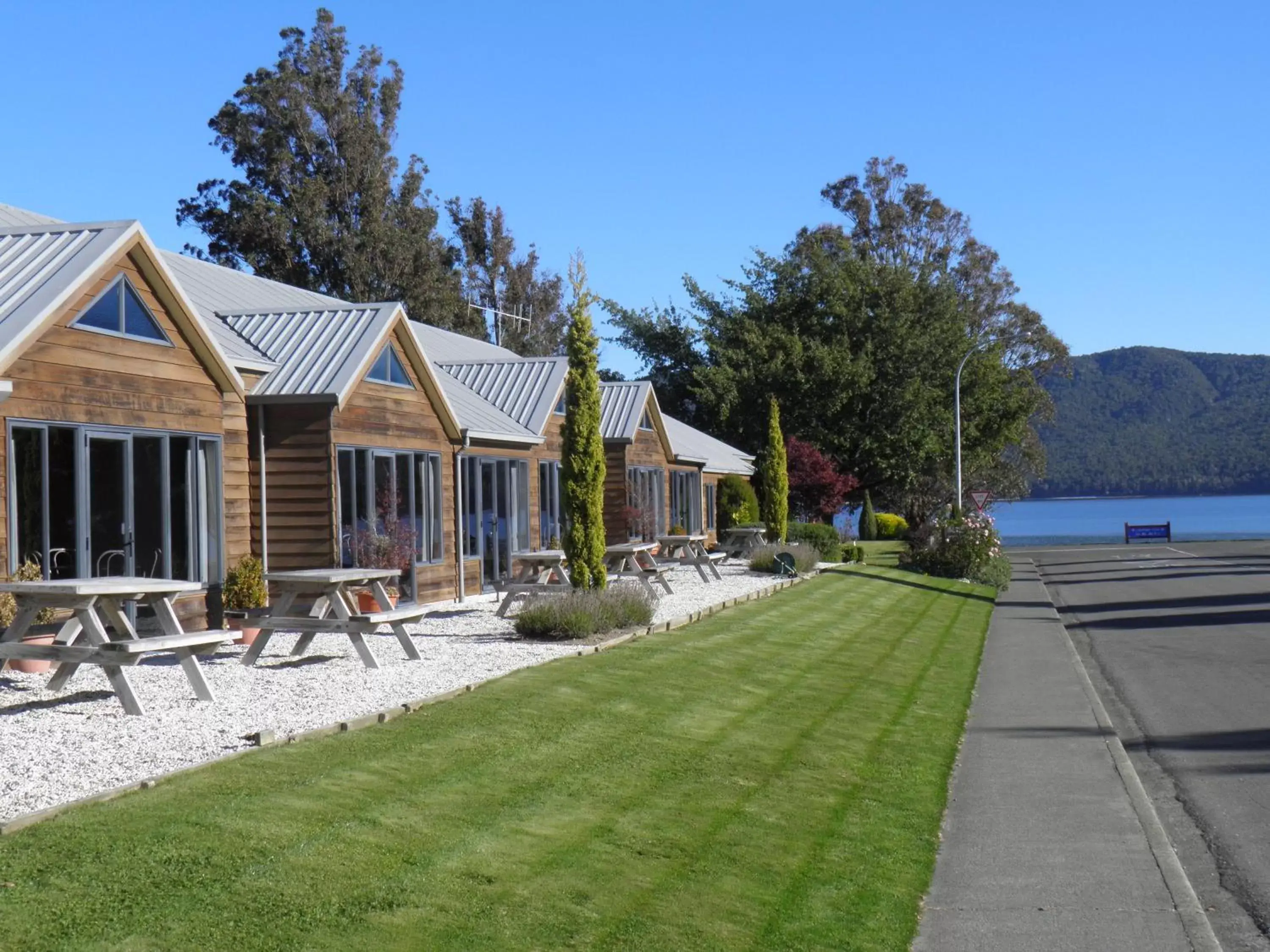 Facade/entrance, Property Building in Lakefront Lodge