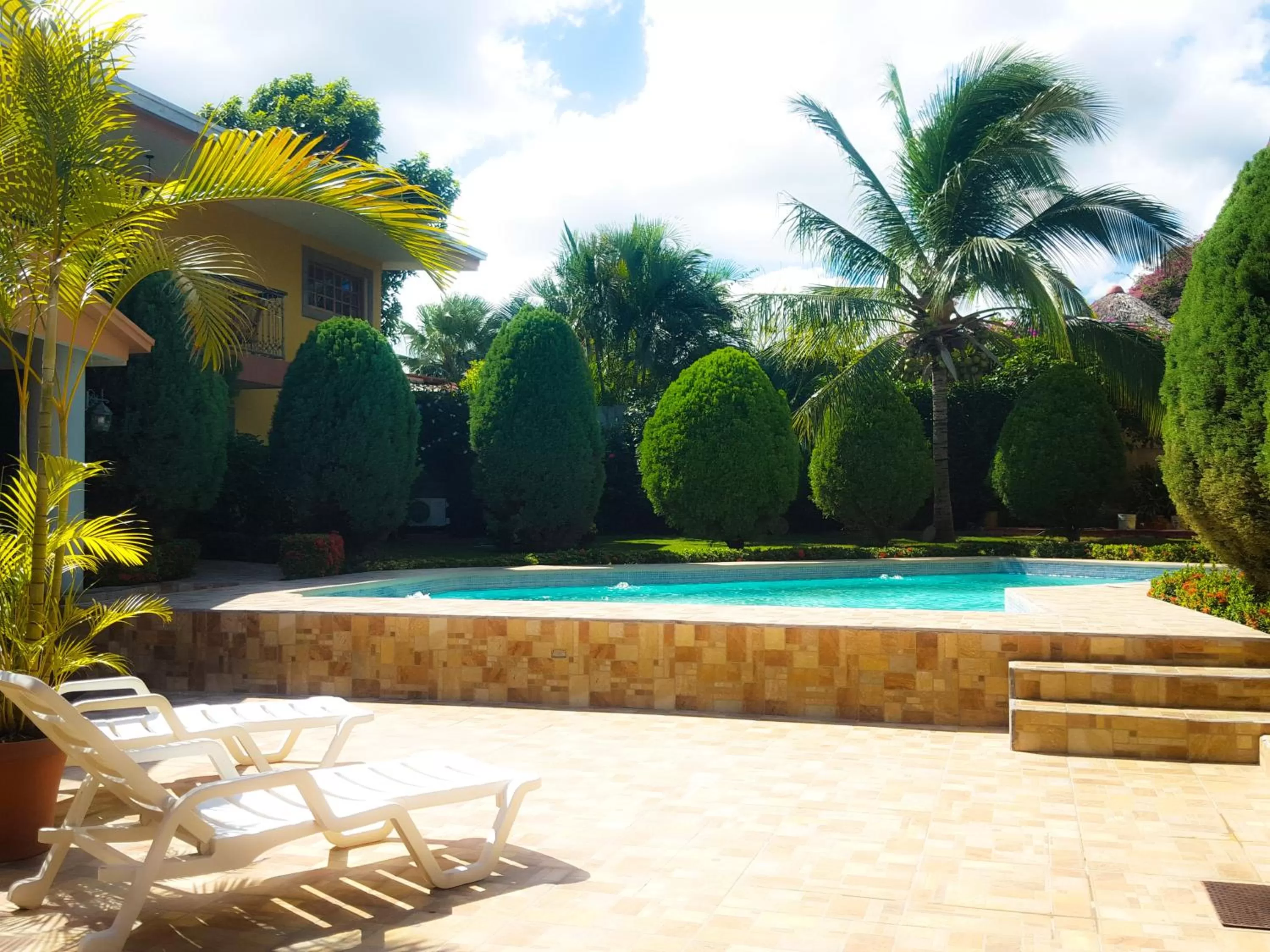 Swimming pool in Hotel Los Pinos