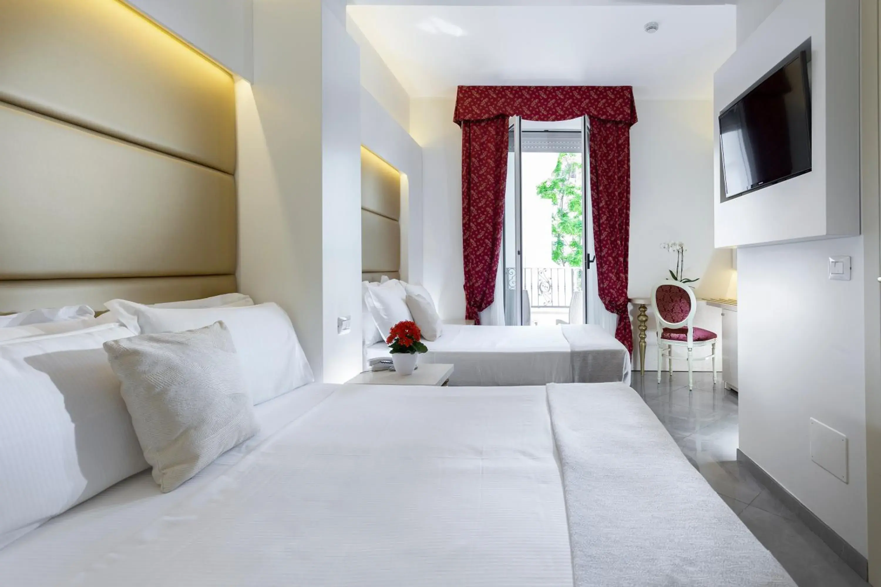 Bedroom, Bed in Hotel Gallia Palace Bedroom, Bed in Hotel Gallia Palace