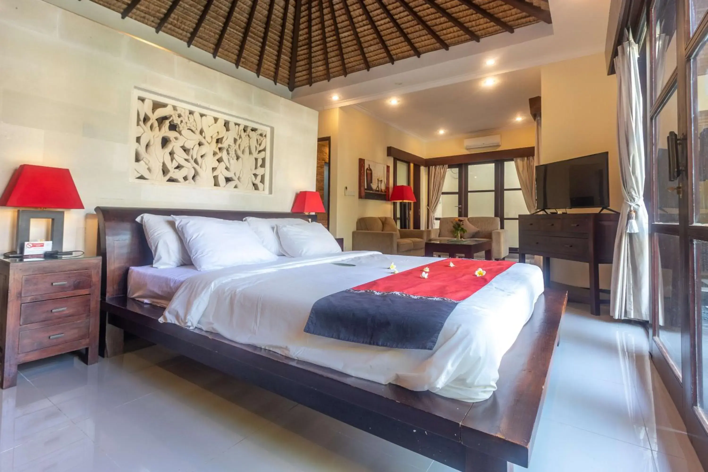 Bed in Aleesha Villas and Suites