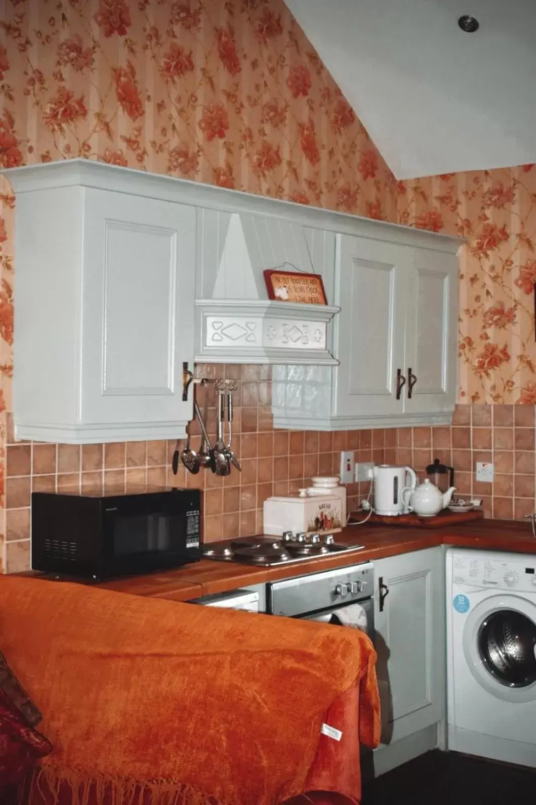 Kitchen/Kitchenette in Basil Sheils B&B Accommodation Armagh