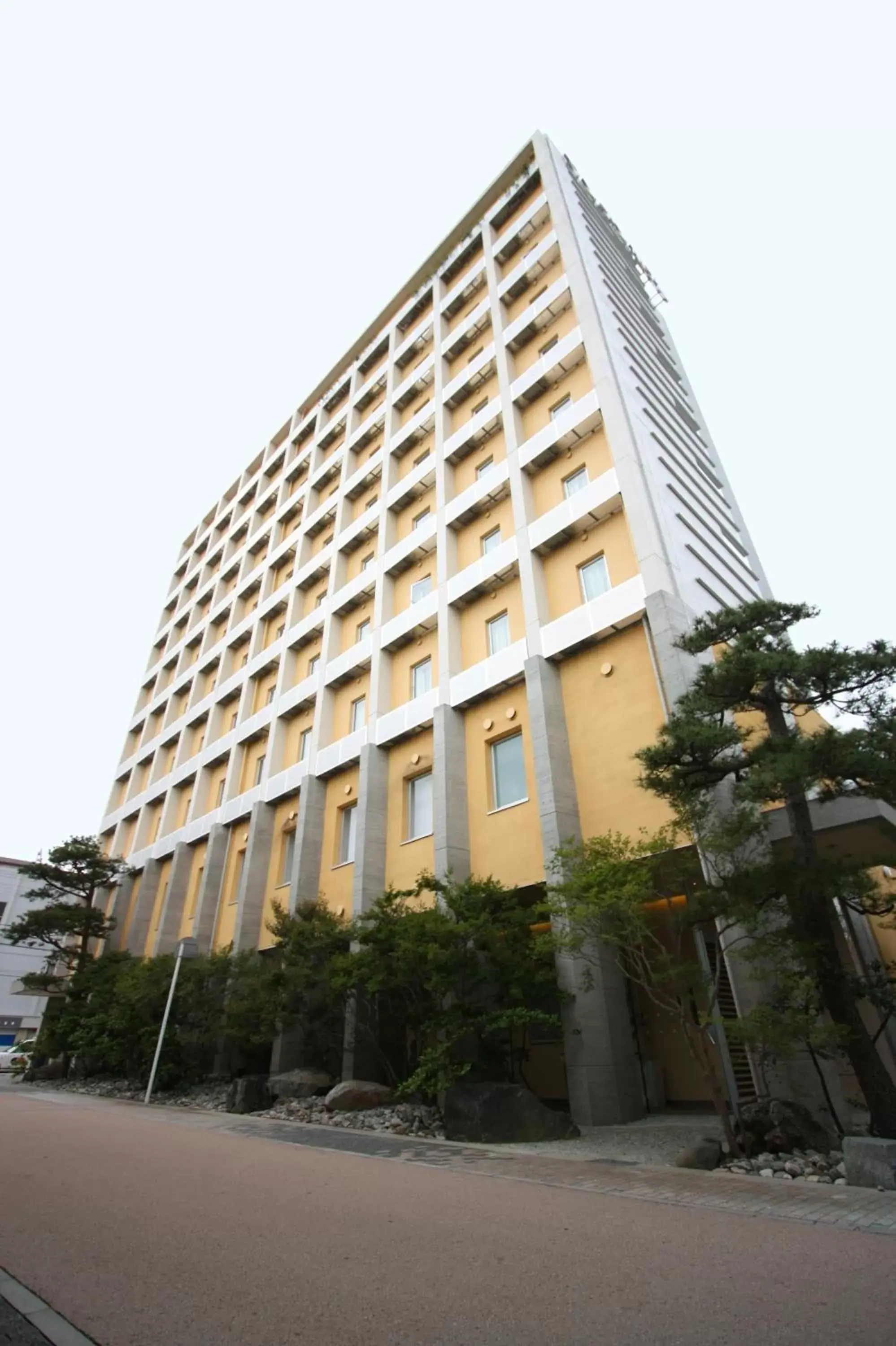 Facade/entrance, Property Building in Uozu Manten Hotel Ekimae