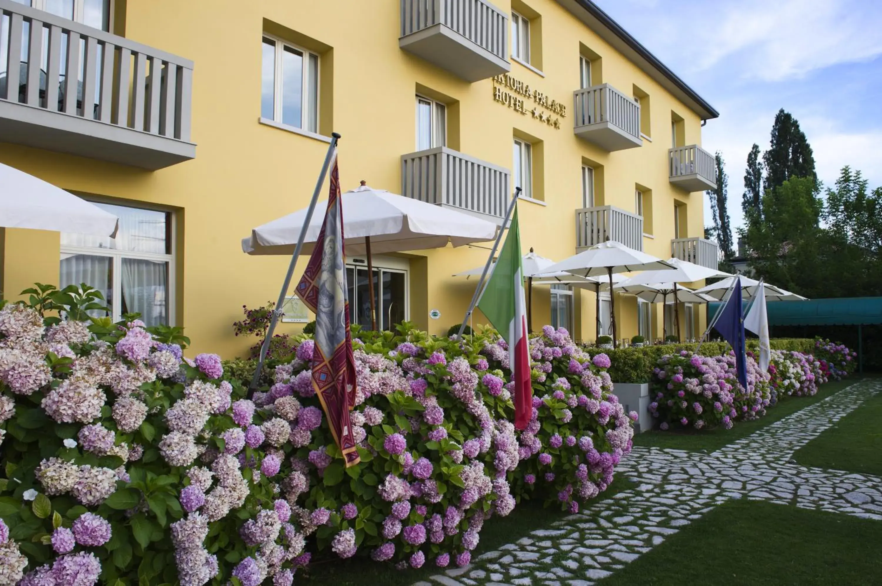 Facade/entrance in Viktoria Palace Hotel