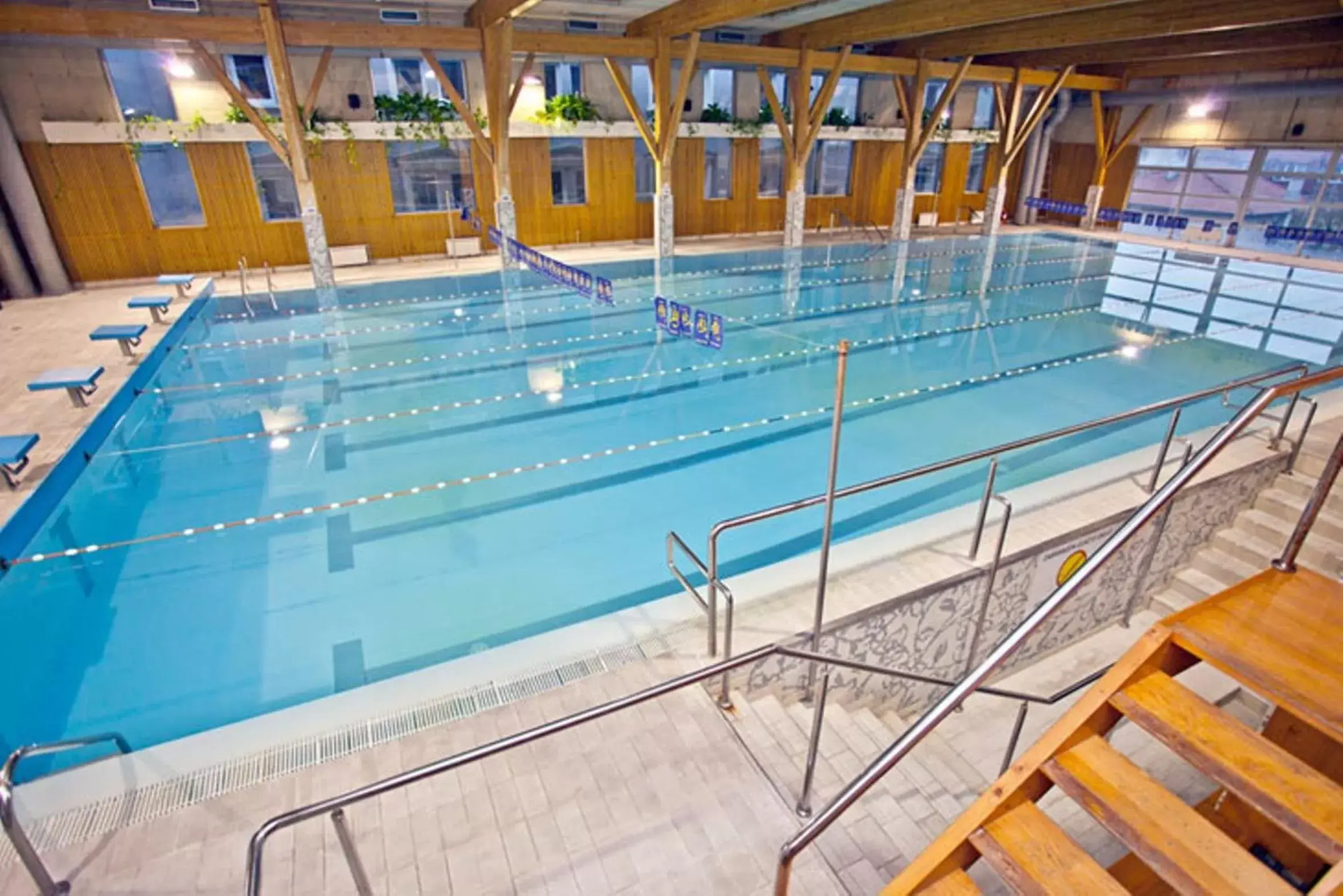 Swimming pool in Hollywood Hotel Swimming pool in Hollywood Hotel