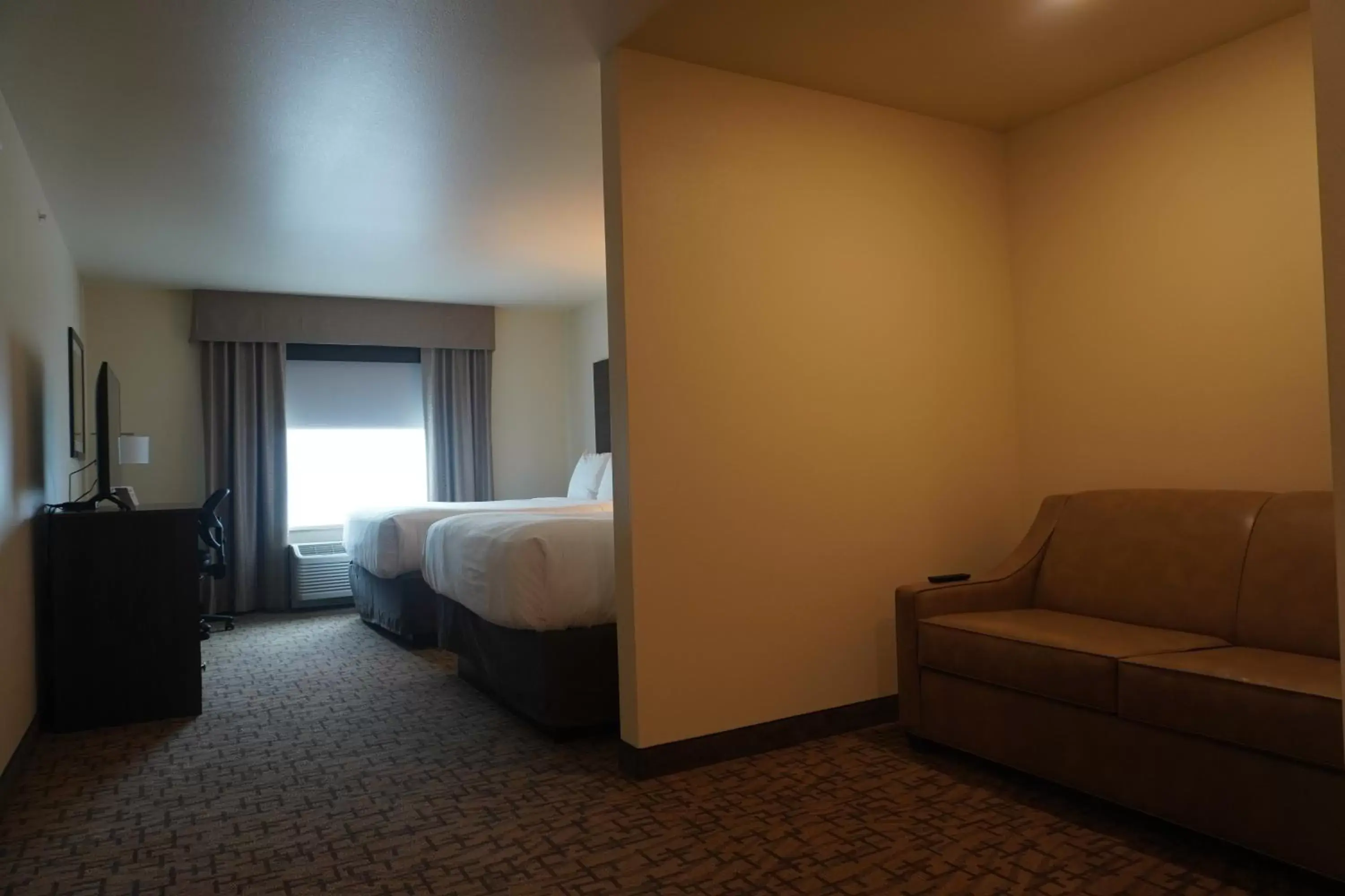 Photo of the whole room, Bed in Comfort Inn & Suites