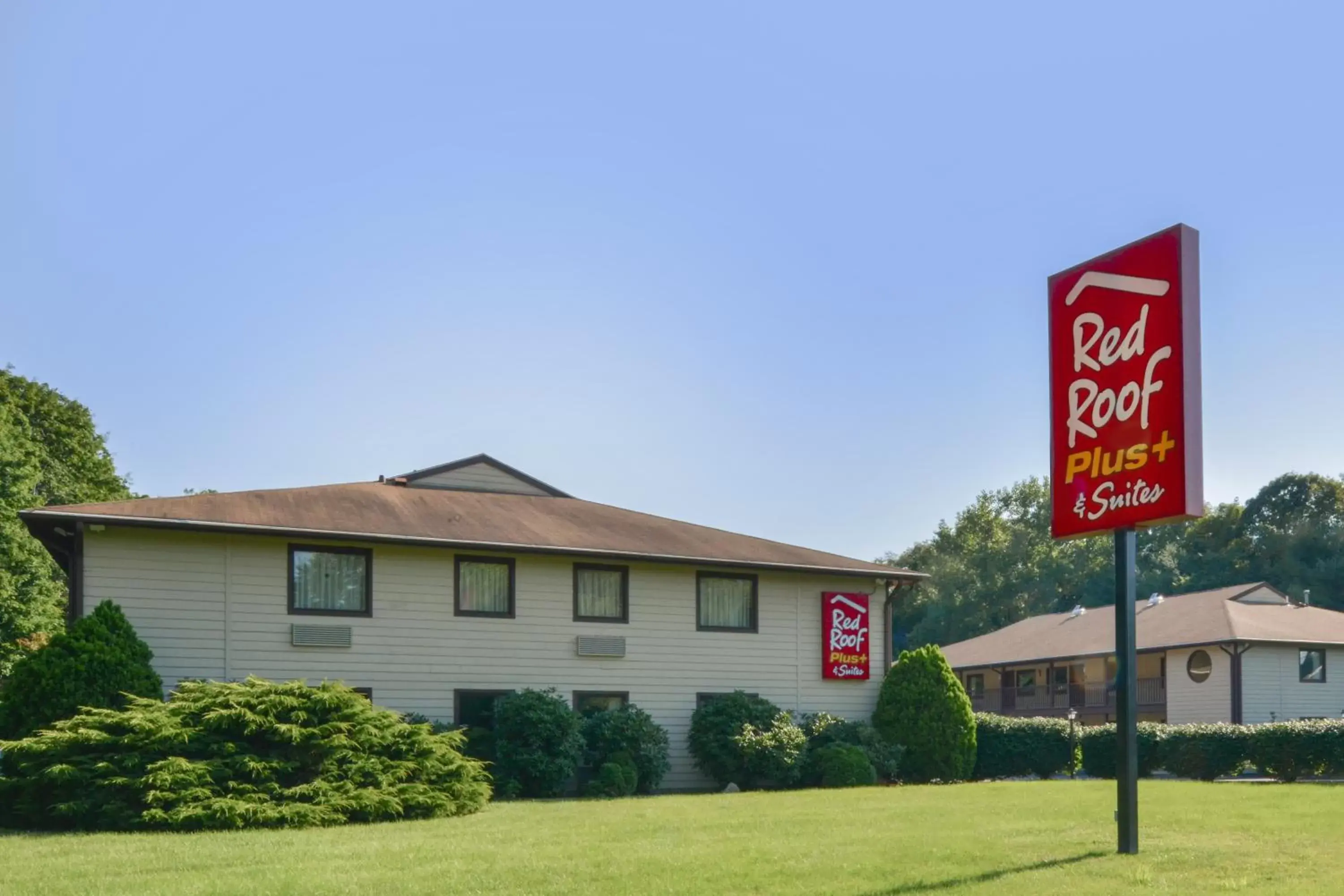 Property Building in Red Roof Inn PLUS+ & Suites Guilford