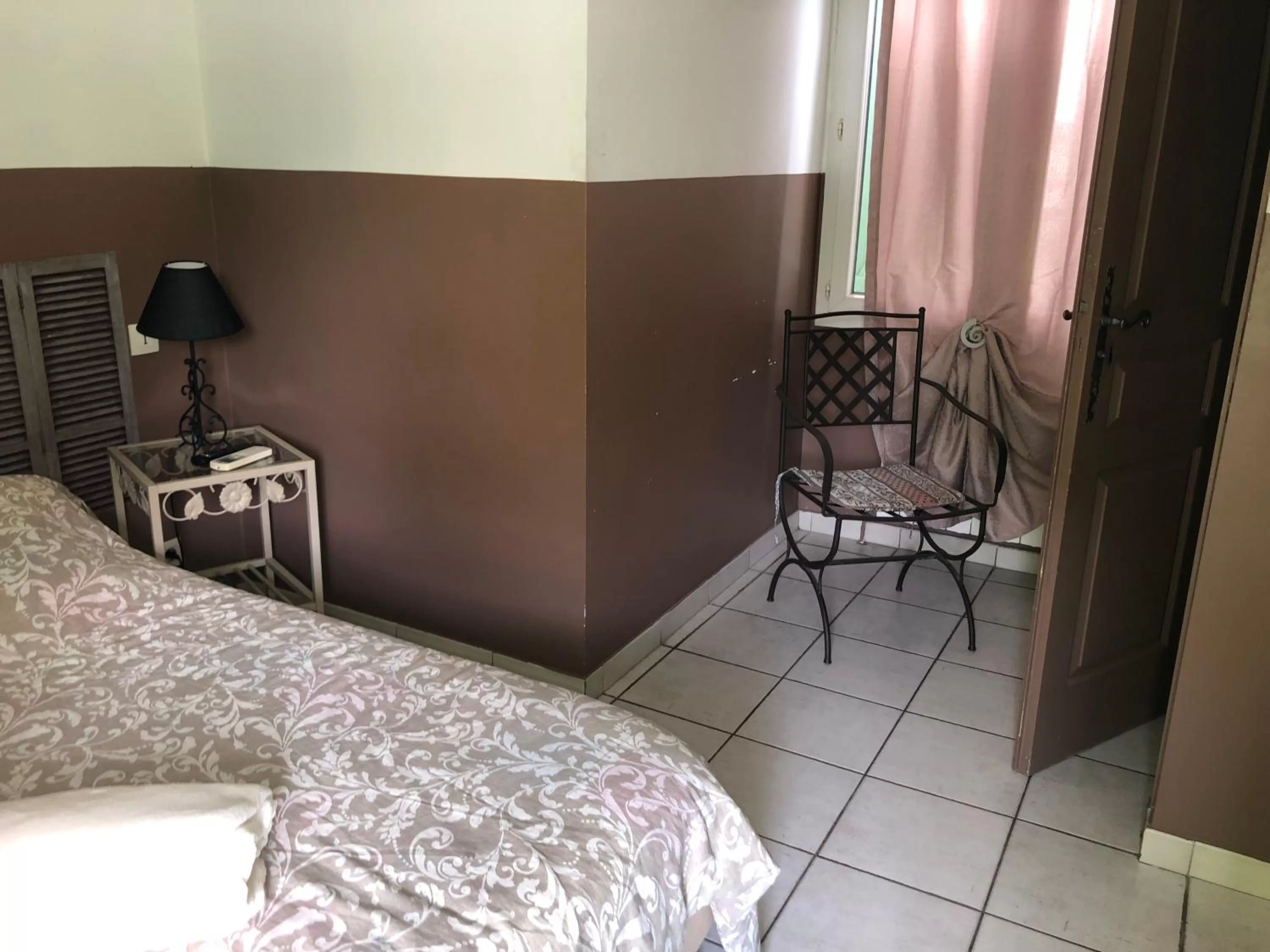 Bed in Le Provençal