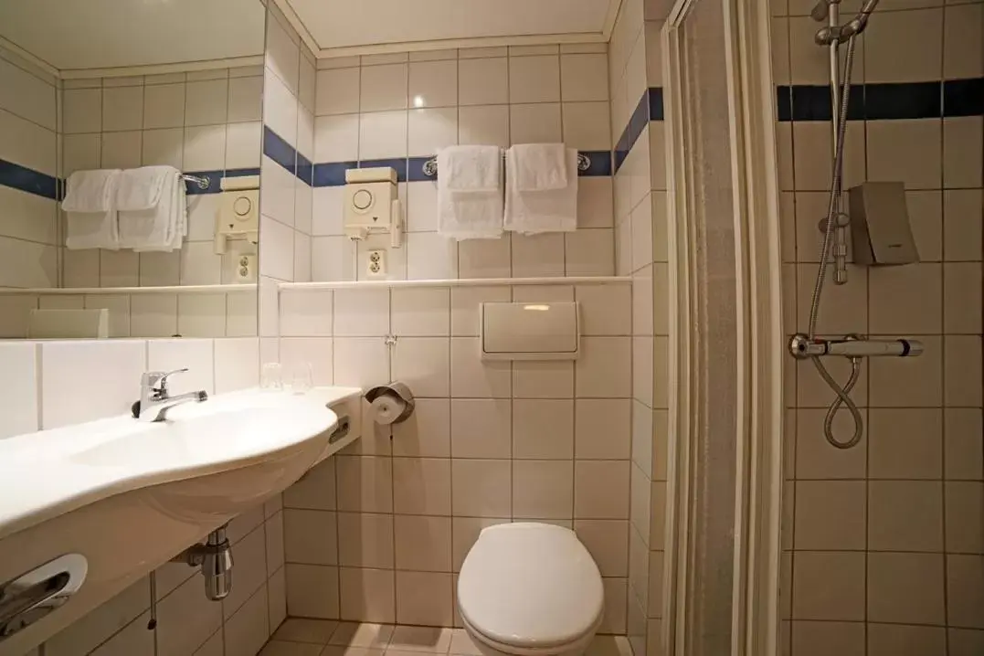 Toilet, Bathroom in First Hotel Breiseth