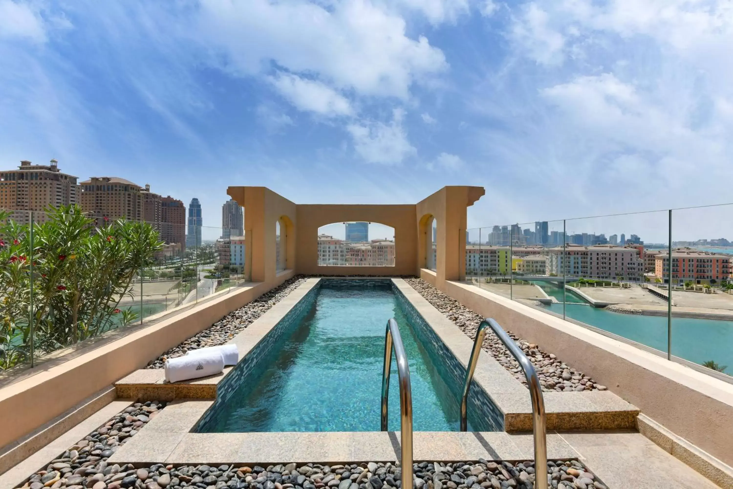 Photo of the whole room, Swimming Pool in Marsa Malaz Kempinski, The Pearl