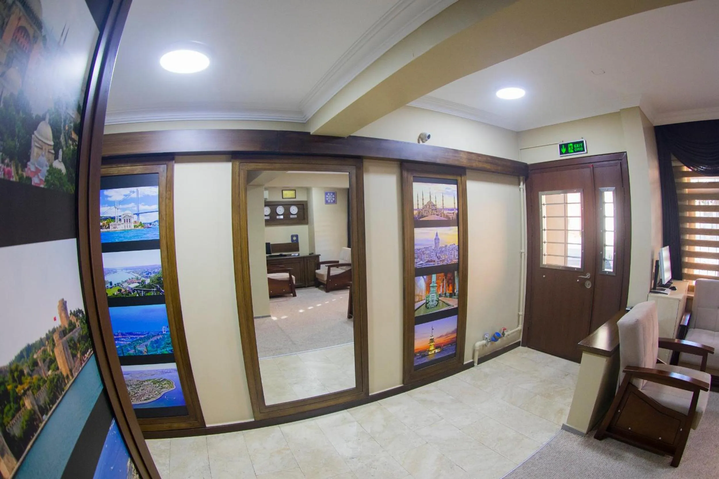 Lobby or reception in Ramparts Hotel