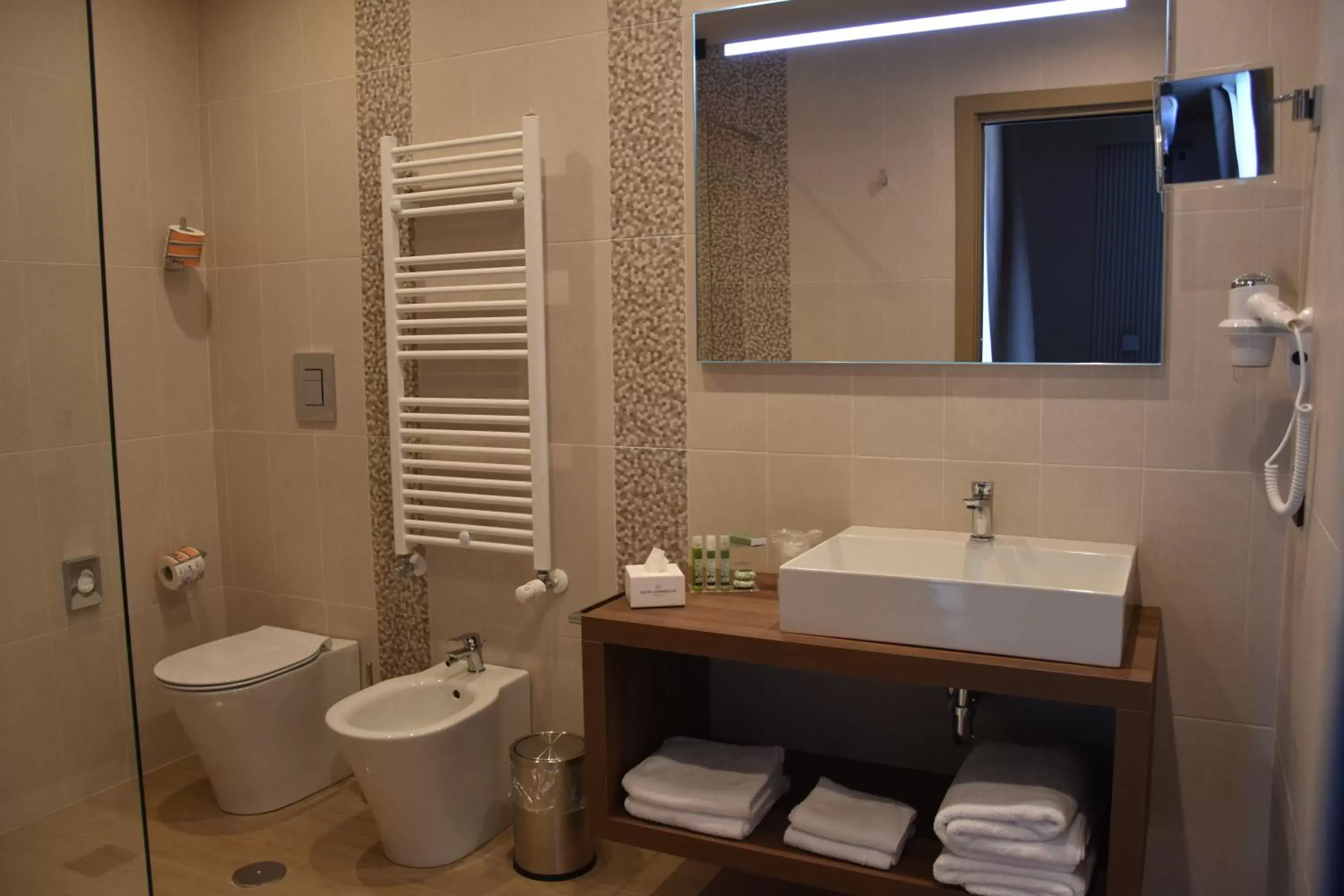 Bathroom in Hotel Commercio