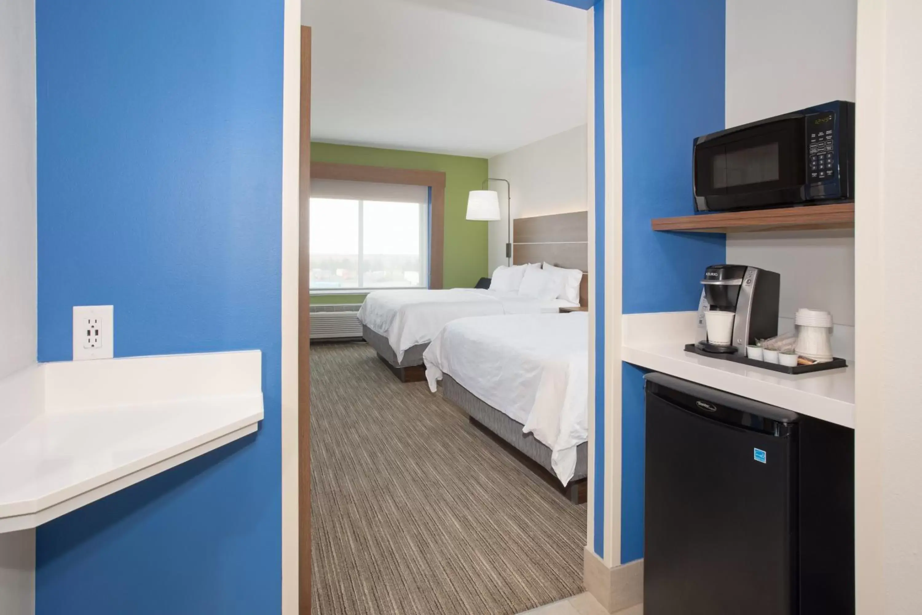 Photo of the whole room, Bed in Holiday Inn Express & Suites - Goodland I-70, an IHG Hotel