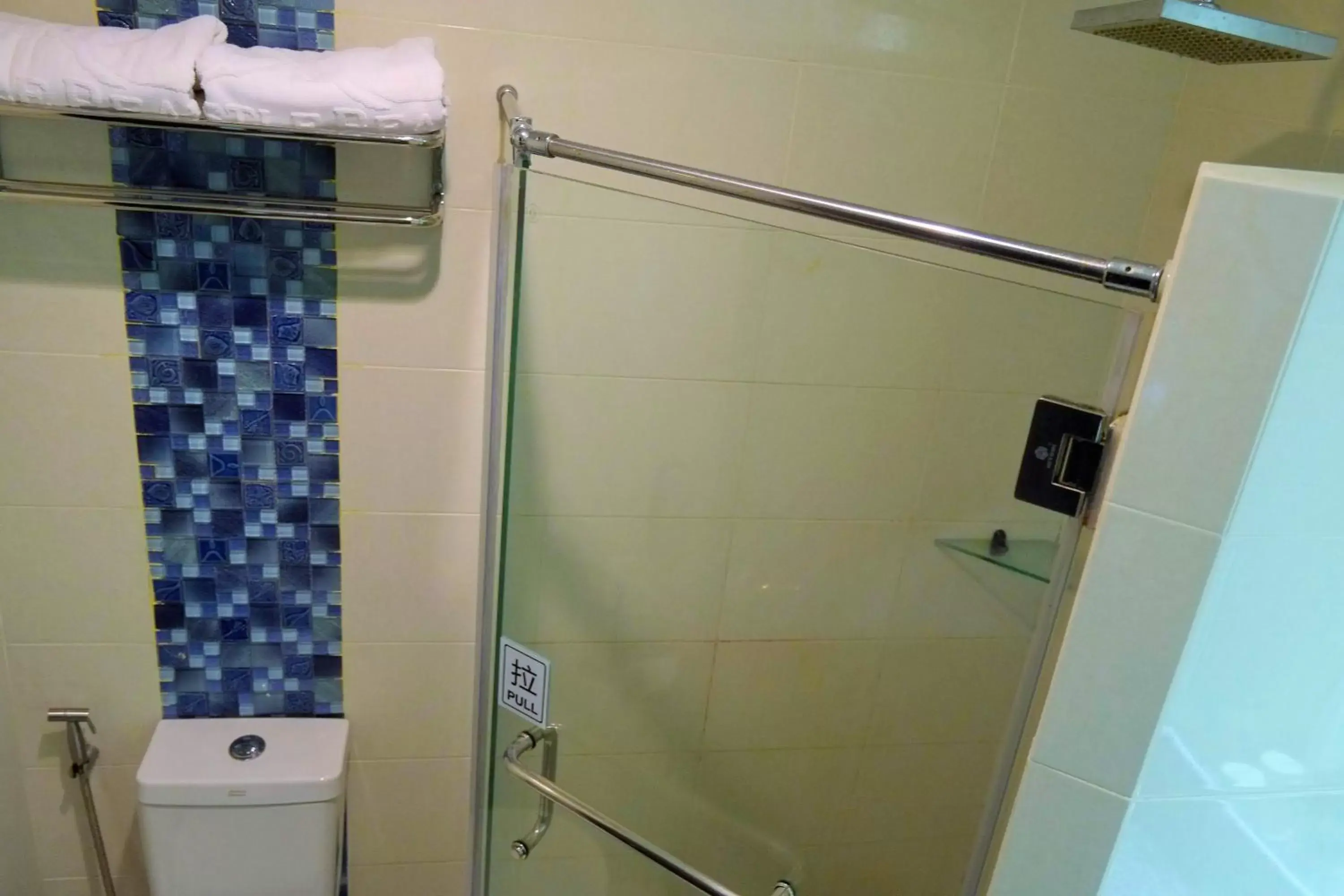 Shower in Castle Peak Hotel