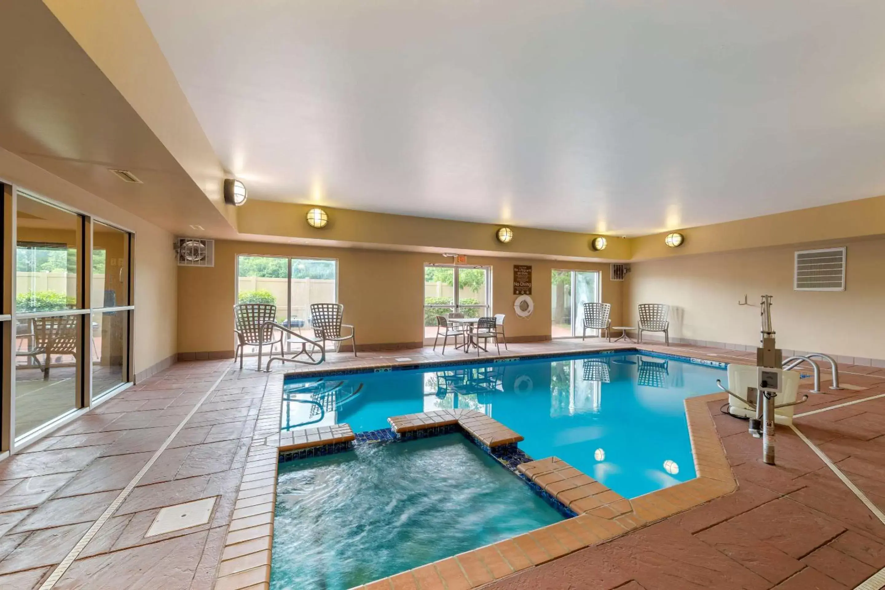 Pool view, Swimming Pool in Comfort Inn Huntsville near University