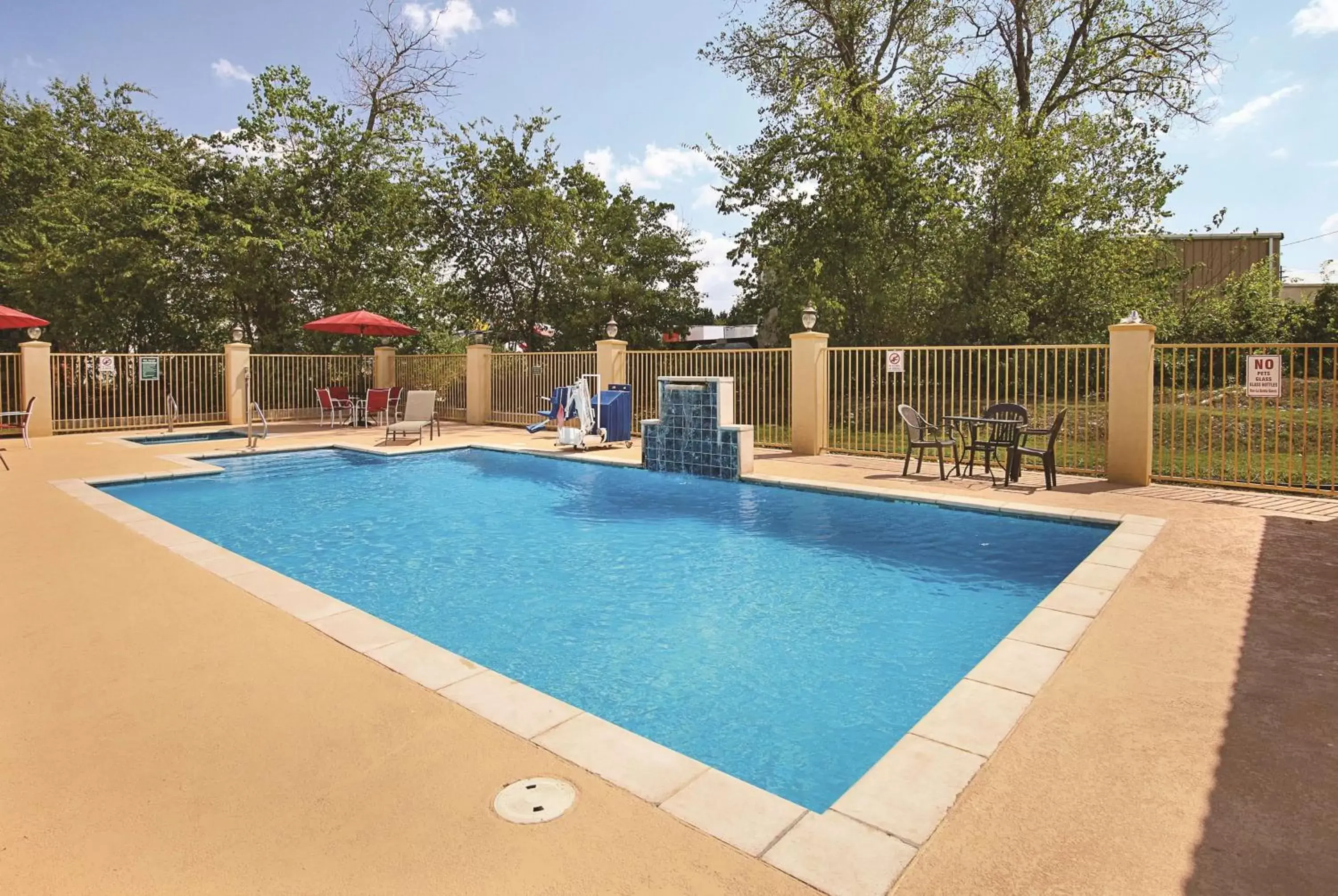 On site, Swimming Pool in La Quinta Inn & Suites by Wyndham South Dallas - Hutchins