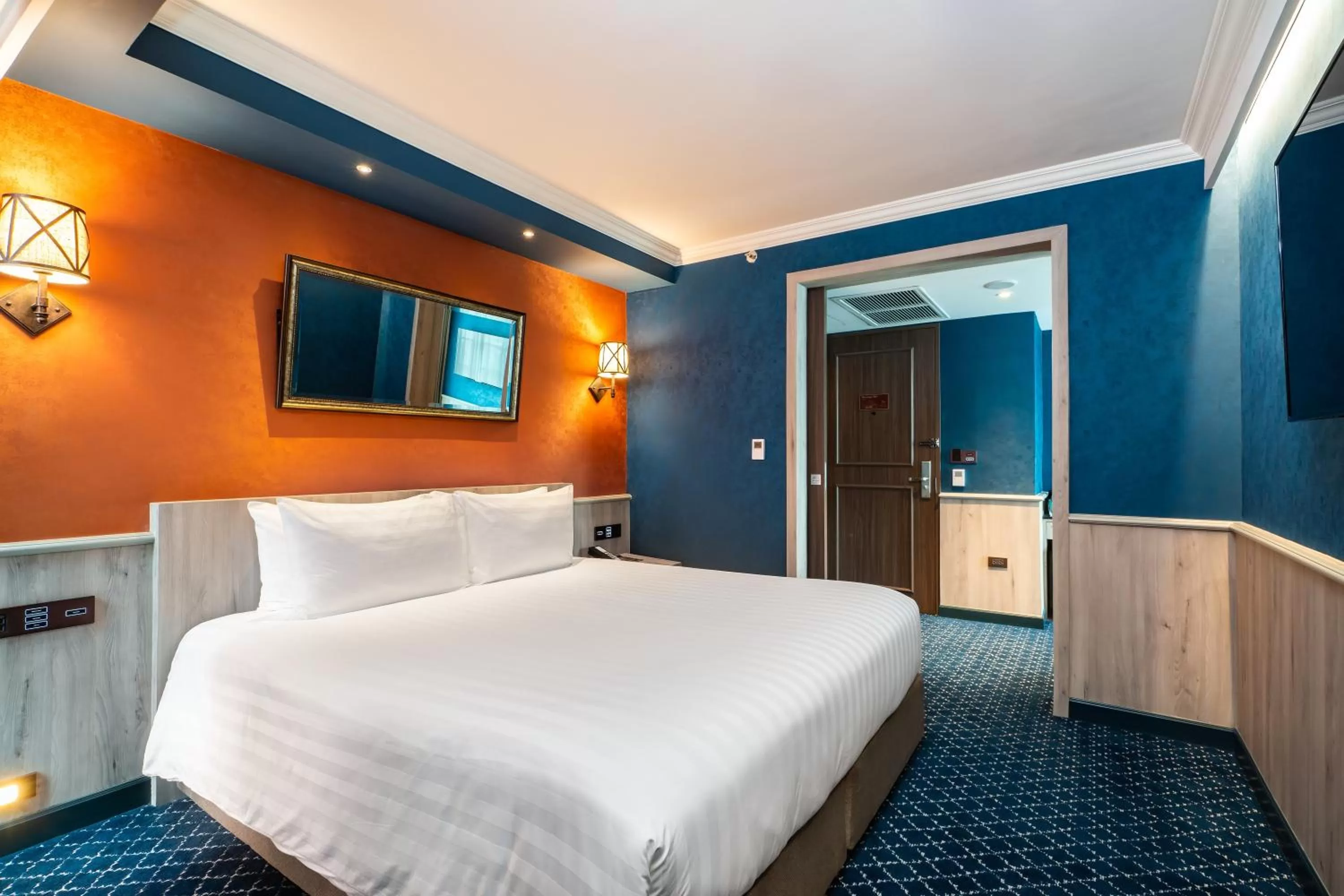 Bed in The Coach Hotel Sukhumvit - Asok BTS Bangkok