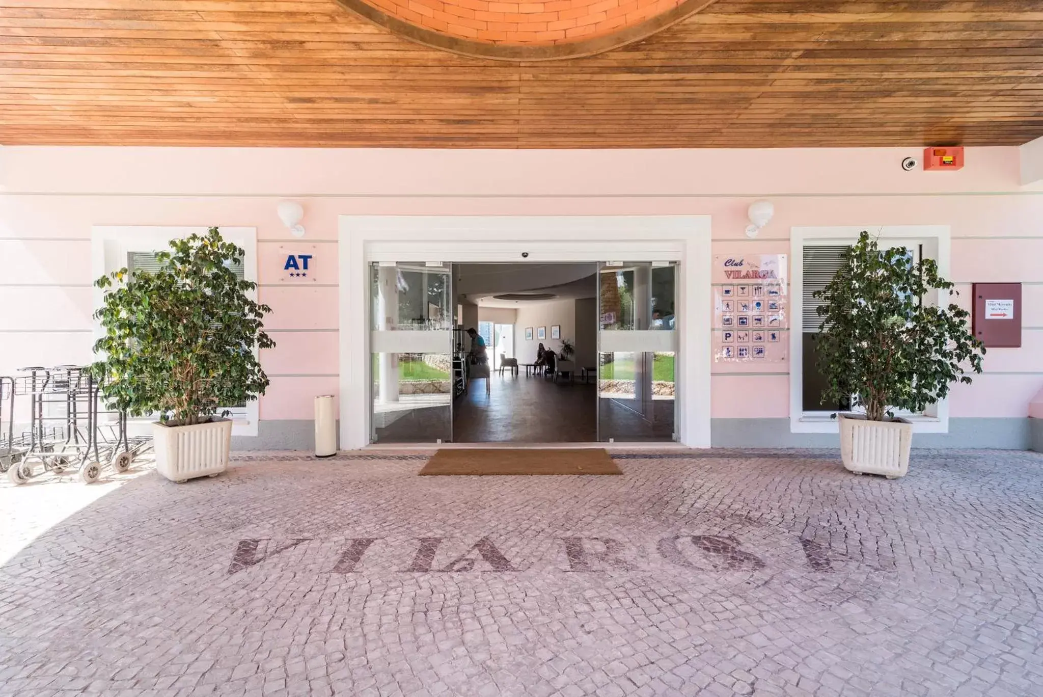Facade/entrance, Lobby/Reception in Clube Vilarosa