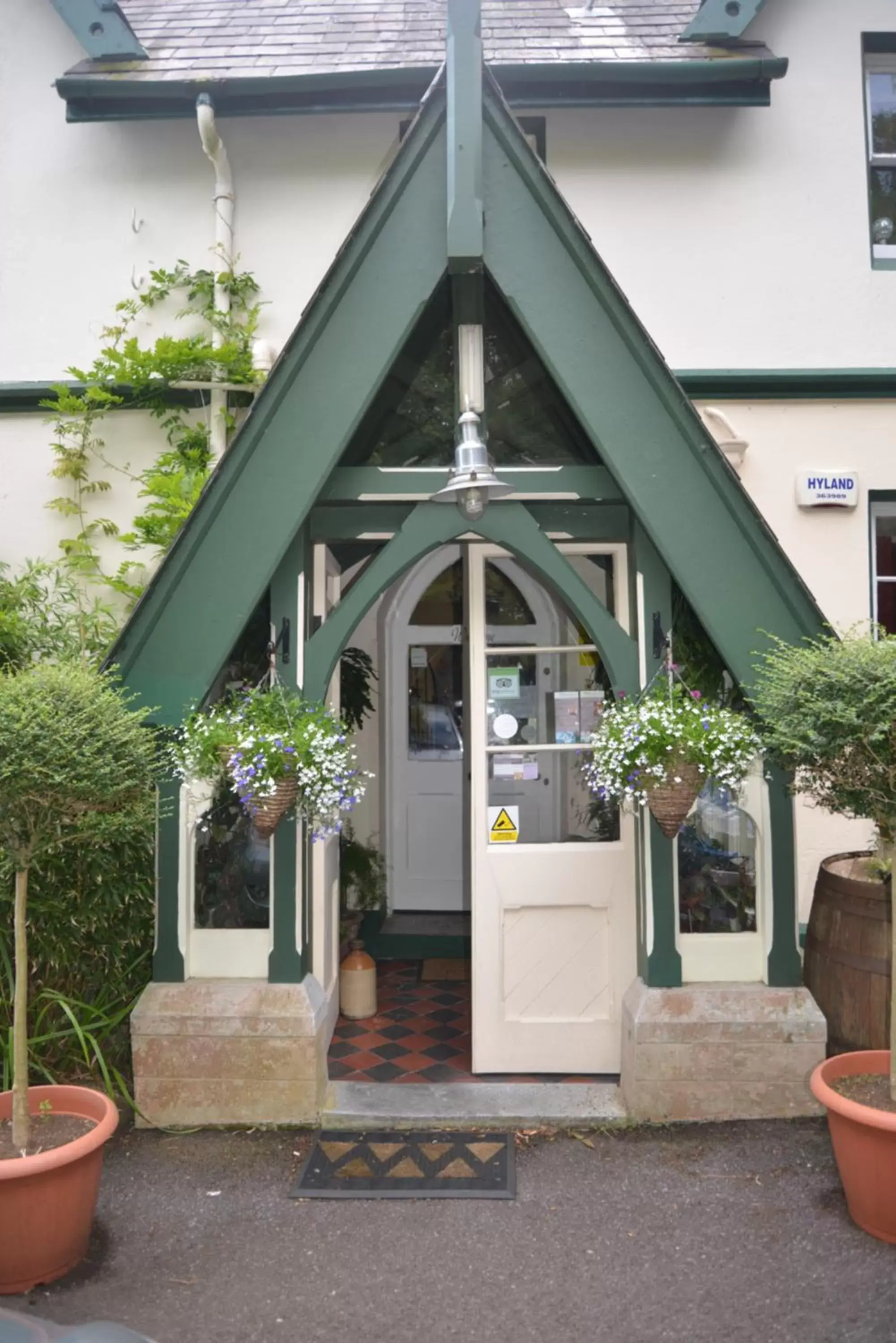 Facade/entrance in Robin Hill House B&B